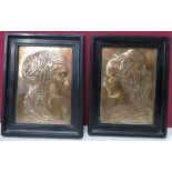 Ecole vers 1900. Jeunes femmes de profil. Deux bas reliefs en bronze. 43 x 30.5 cm. -