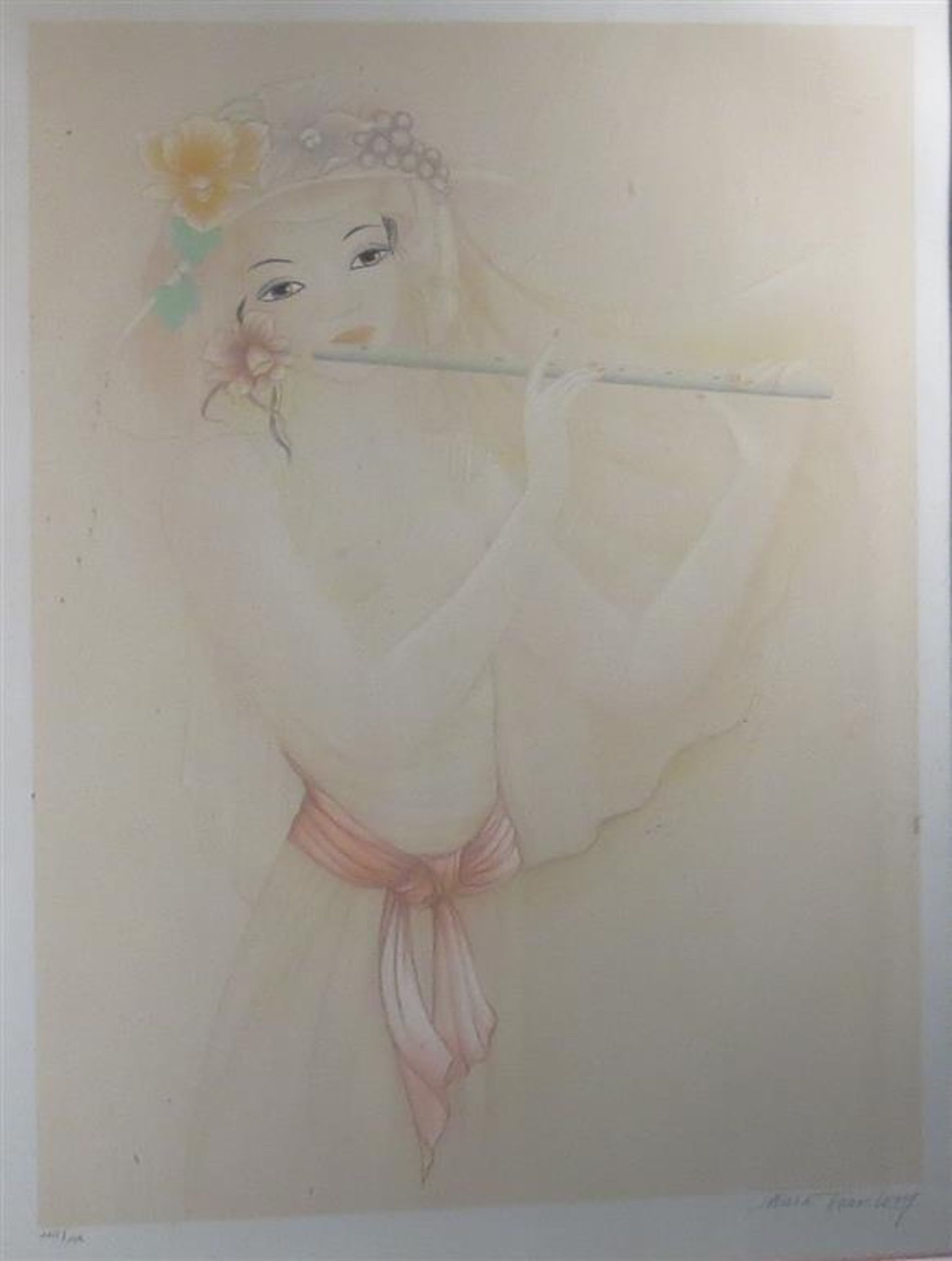 Mara Tran Long. Joueuse de flûte. Lithographie. Signée et justifiée. 60 x 46 cm. -