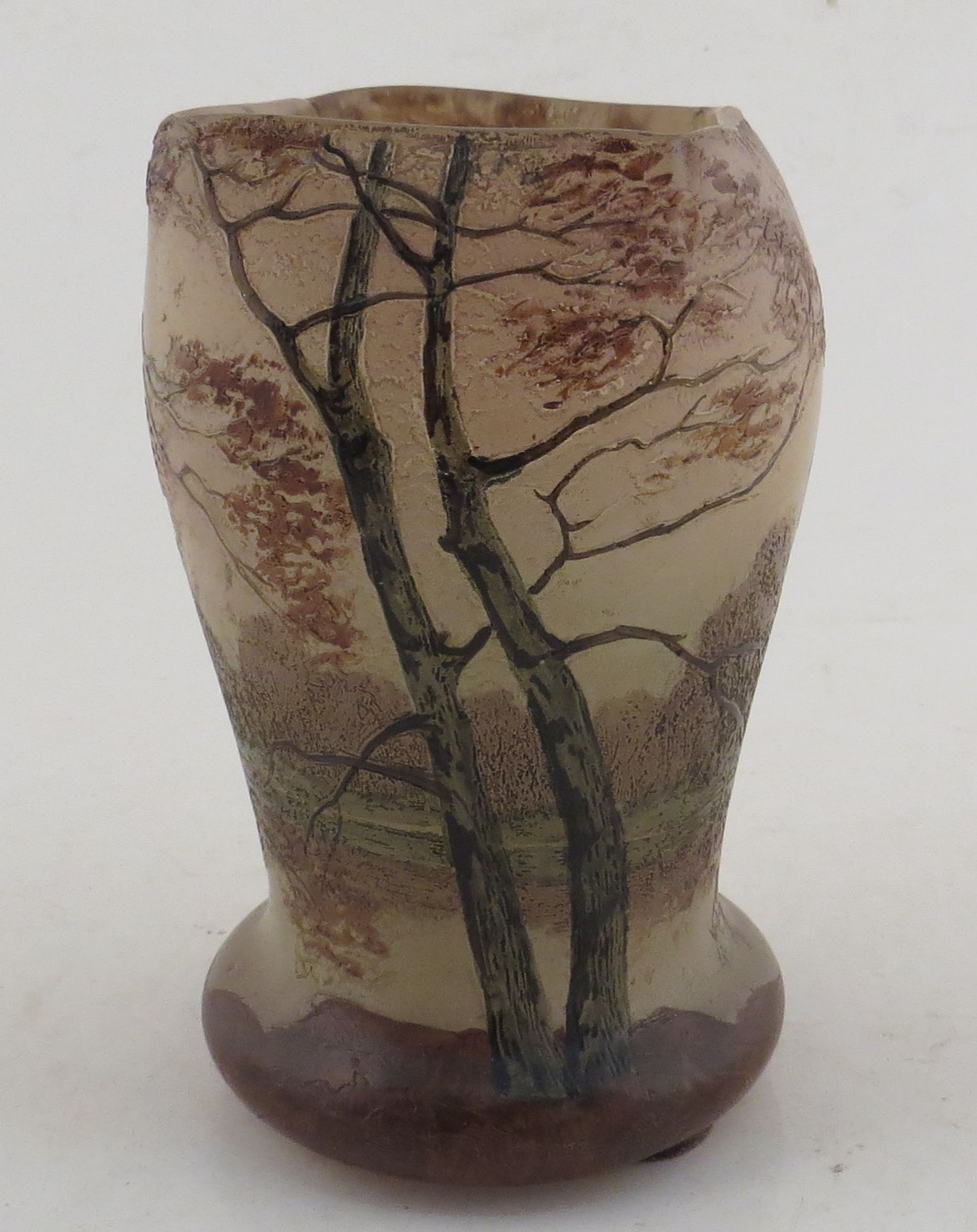 Legras. Vase en verre camé à décor d’un paysage. Signé. Haut : 13 cm. - - Bild 4 aus 4