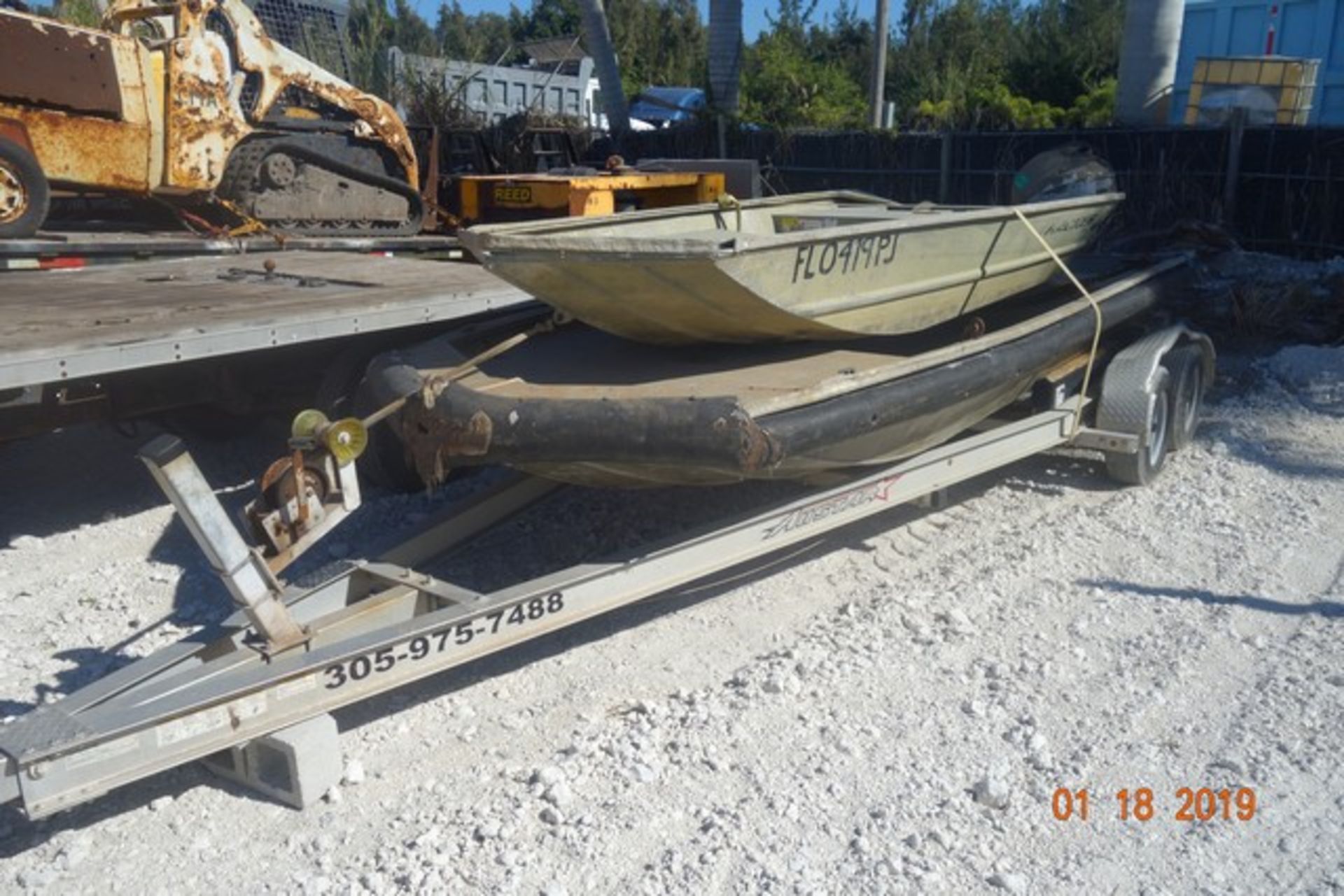 14FT. TRACKER BOAT HULL # BU506274H