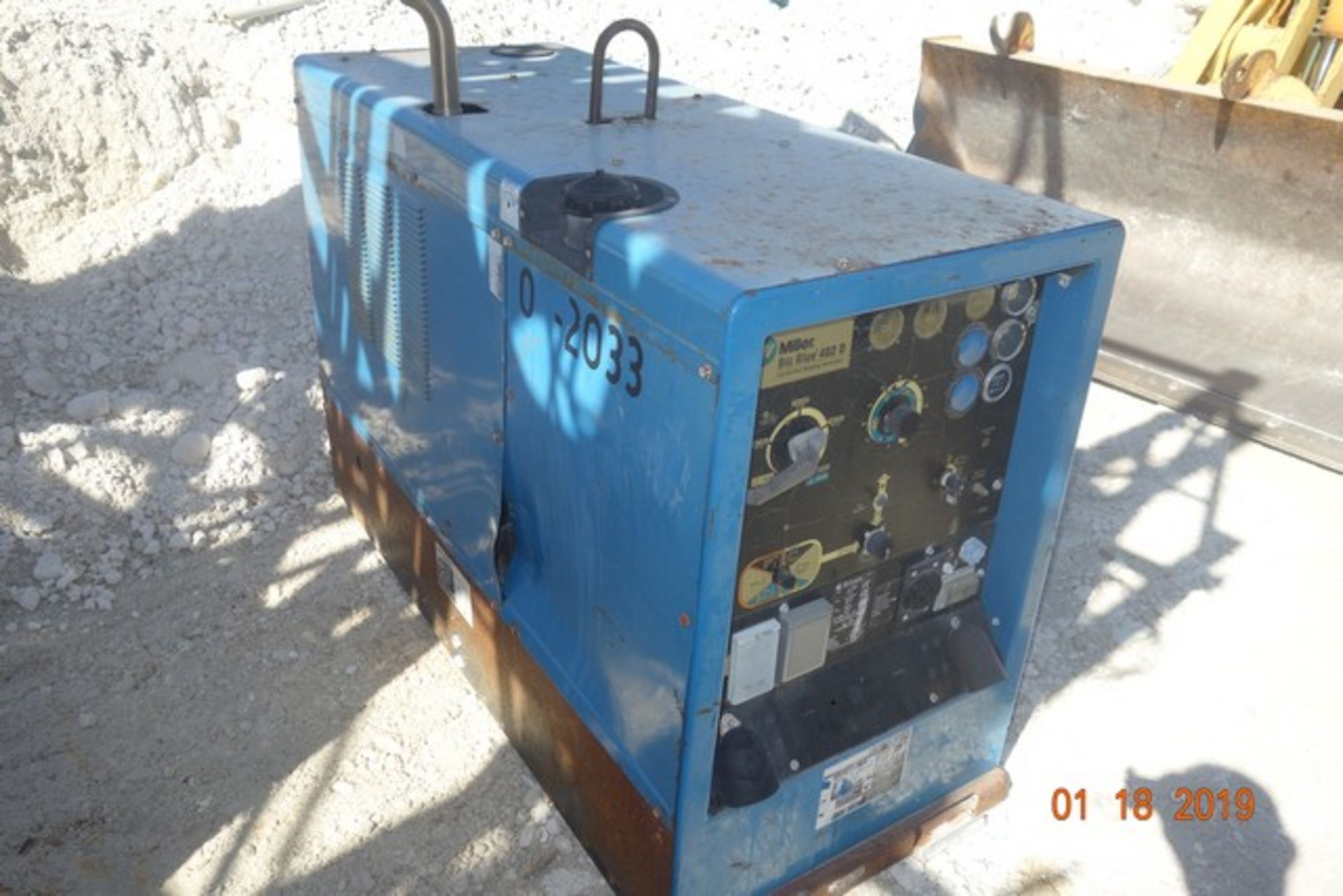 MILLER 402D WELDER - Image 2 of 3