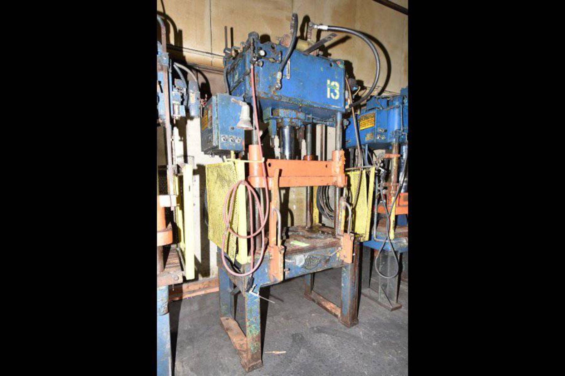 B&T Greenlee Rapid-Press 20 Vertical Hydraulic Die Casting Trim Press - Image 3 of 6