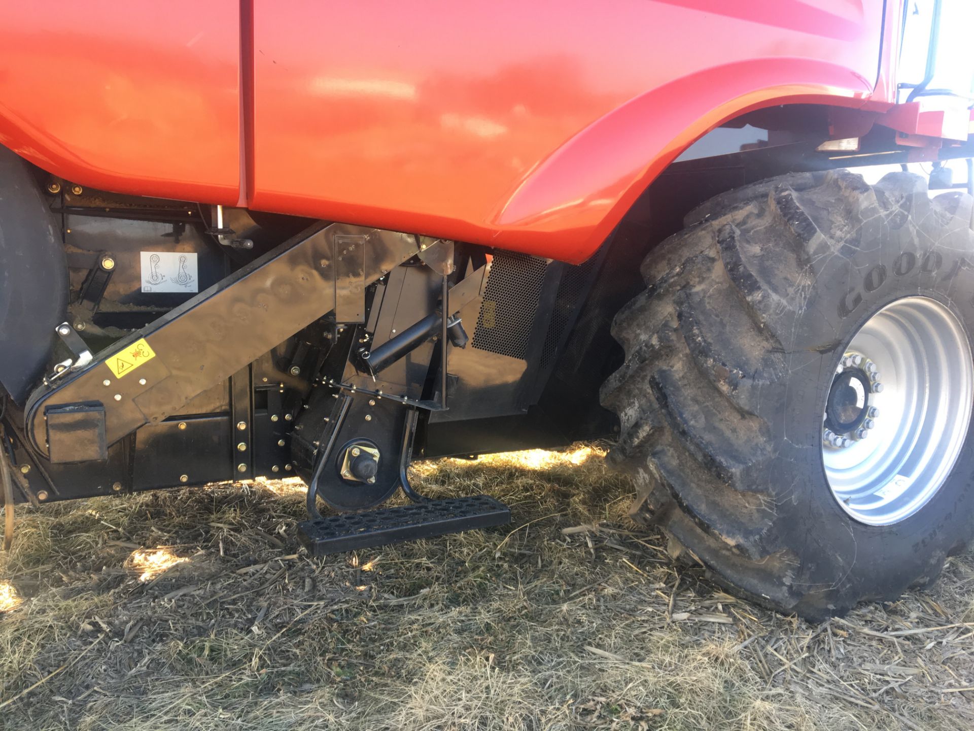 2014 Case IH 5130 AFS, PRWD, Axial Flow Combine - Image 8 of 15