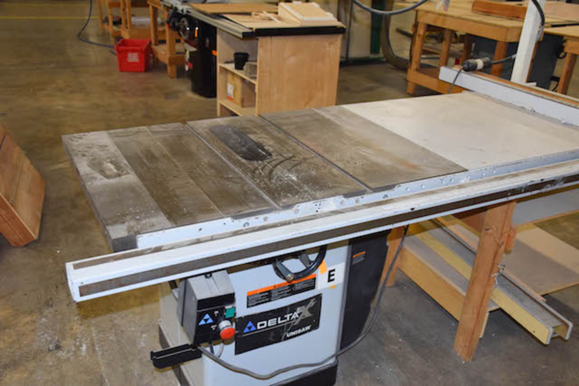 Delta Tablesaw - Image 3 of 5