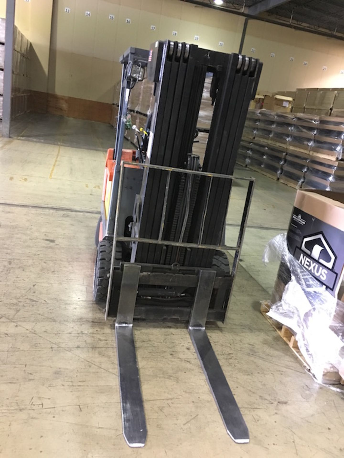 4500lb Toyota Electric Fork Lift - Image 3 of 7