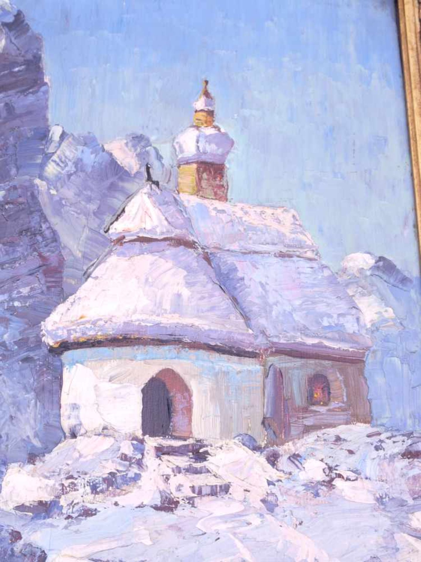 Monogrammiert MK - Bergkapelle im SchneeEinnehmendes Gemälde in Spachteltechnik auf Holz. In - Bild 5 aus 6