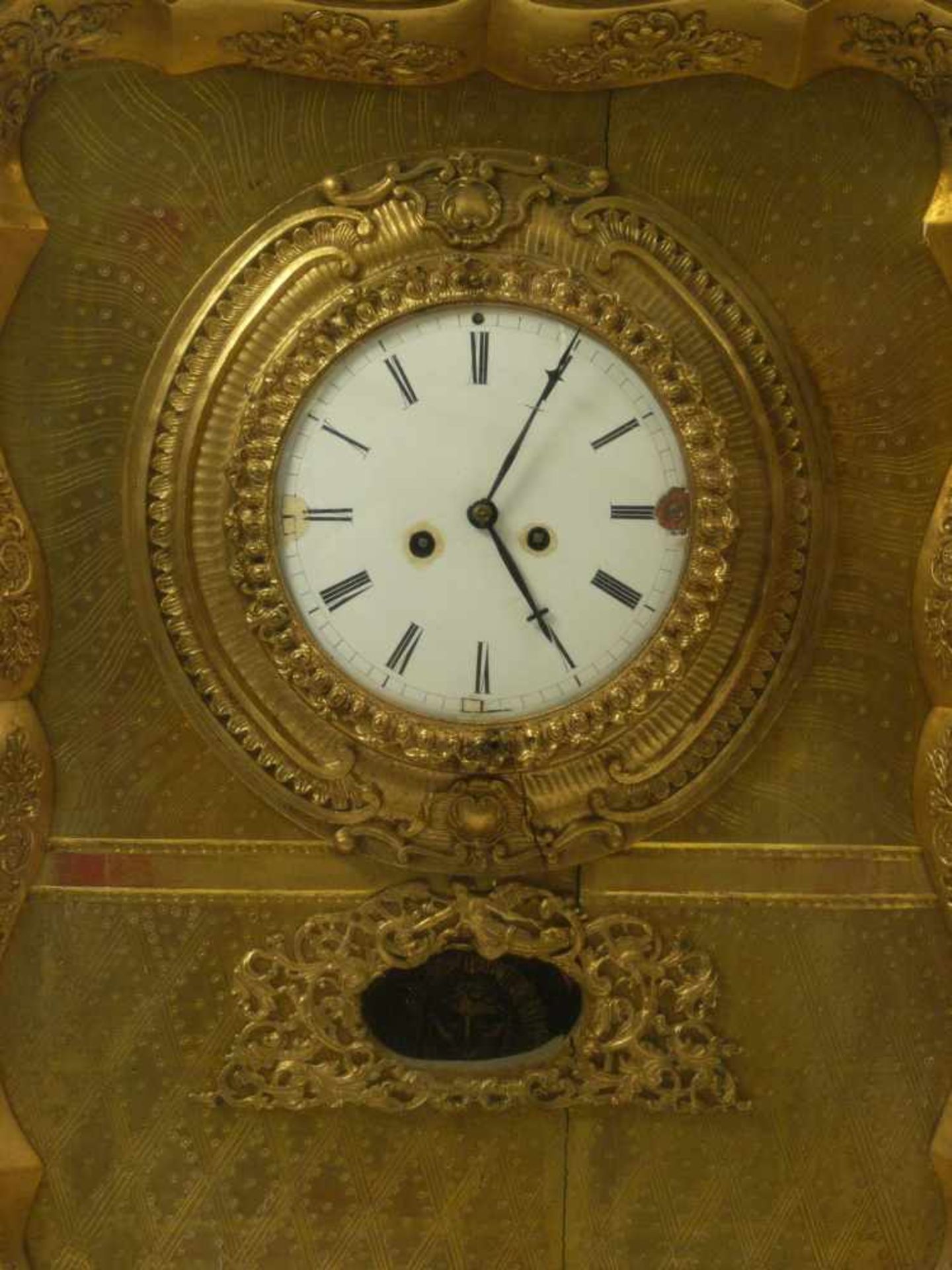 Wiener Rahmenuhr um 1830/40Wunderbares Beispiel des Wiener Biedermeier. Wanduhr mit vorgelegtem, - Bild 3 aus 10