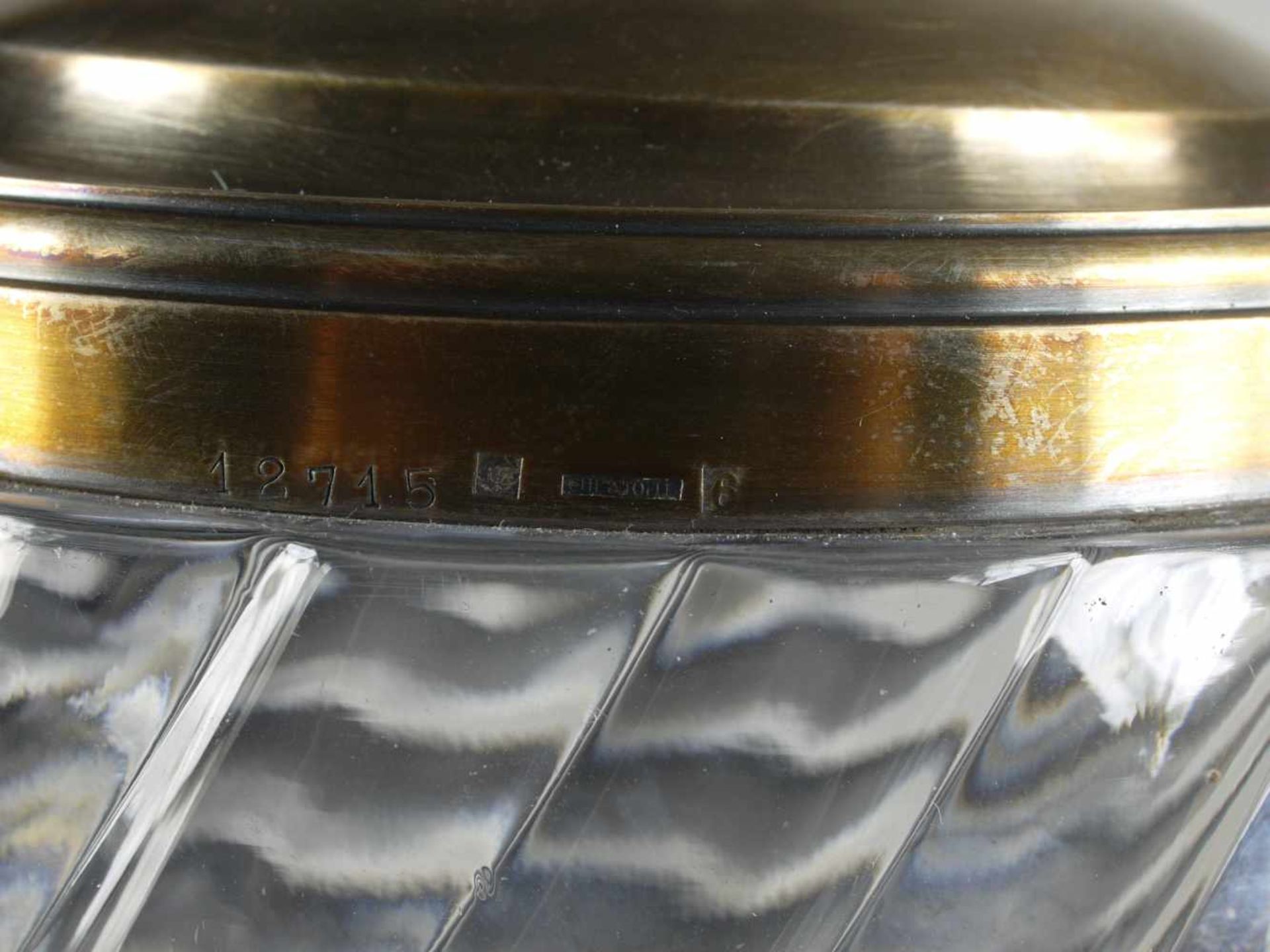 Christofle Deckeldose Glas und versilberte Montierung um 1900Zeitloses Design in farblosem Glas, - Image 3 of 3