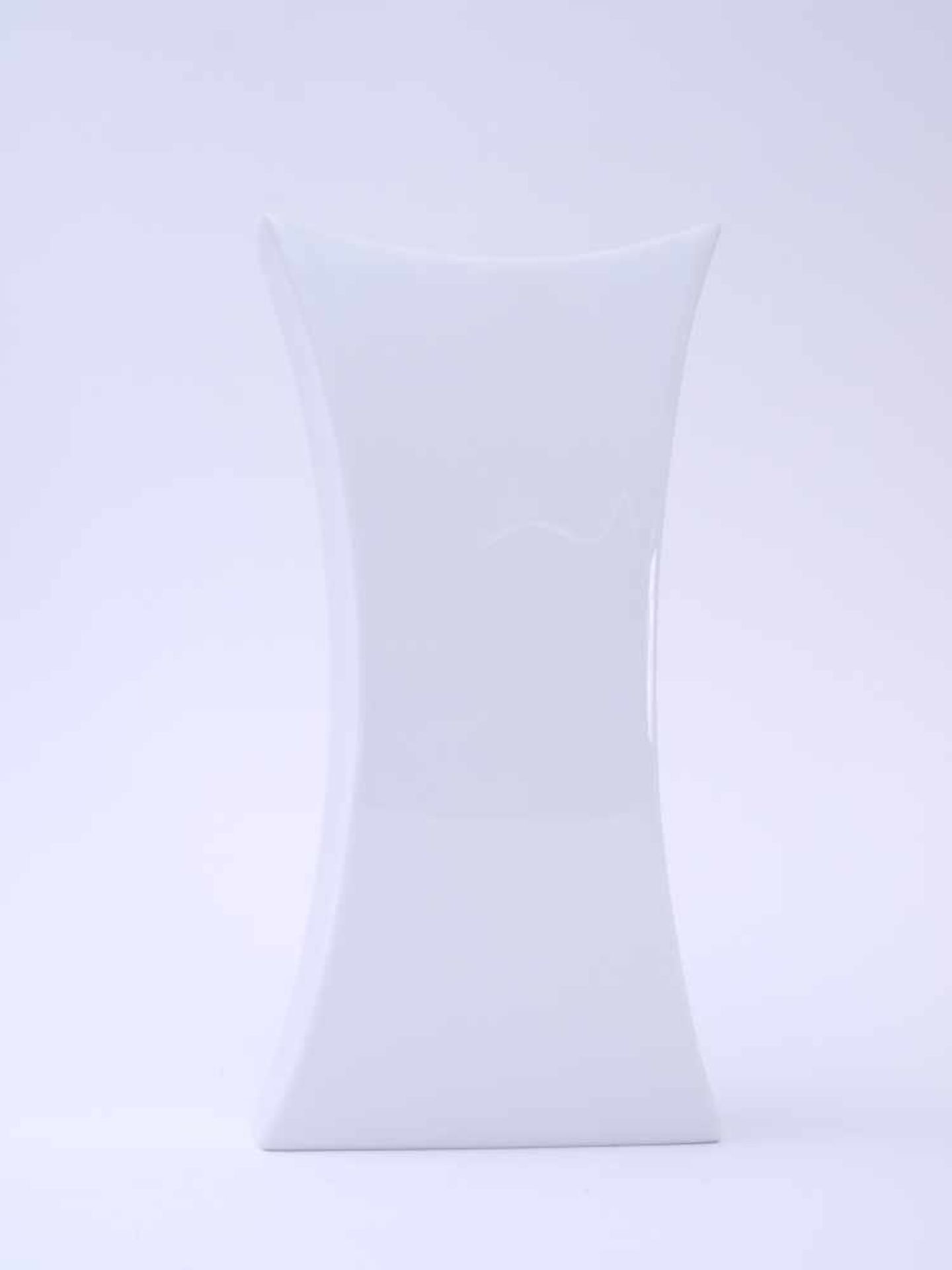 Rosenthal Vase Mod. 3796/24 60er JahreDesignvase auf rechteckigem Grundriss mit zweiseitig stark - Bild 3 aus 9