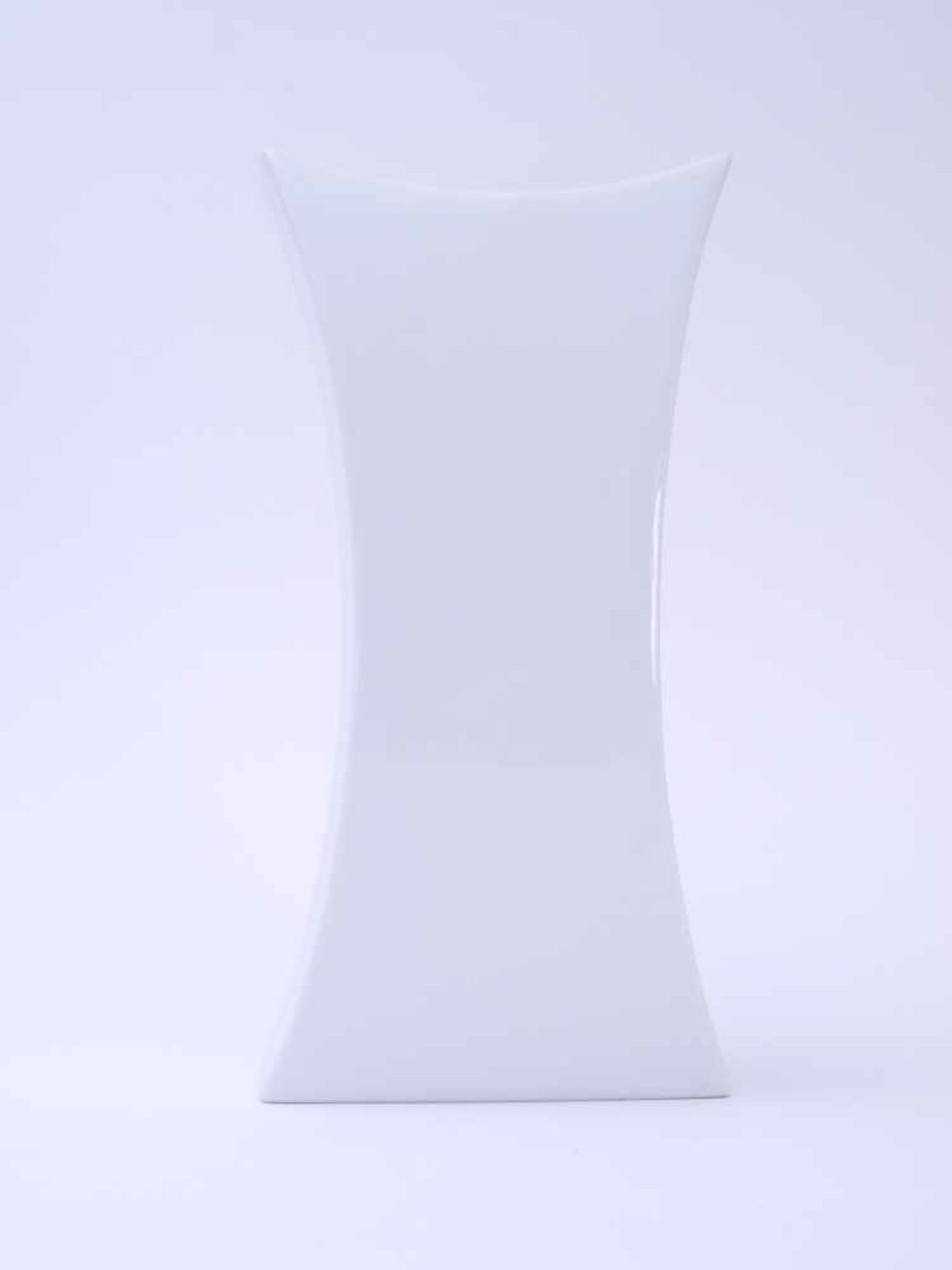 Rosenthal Vase Mod. 3796/24 60er JahreDesignvase auf rechteckigem Grundriss mit zweiseitig stark - Bild 2 aus 9