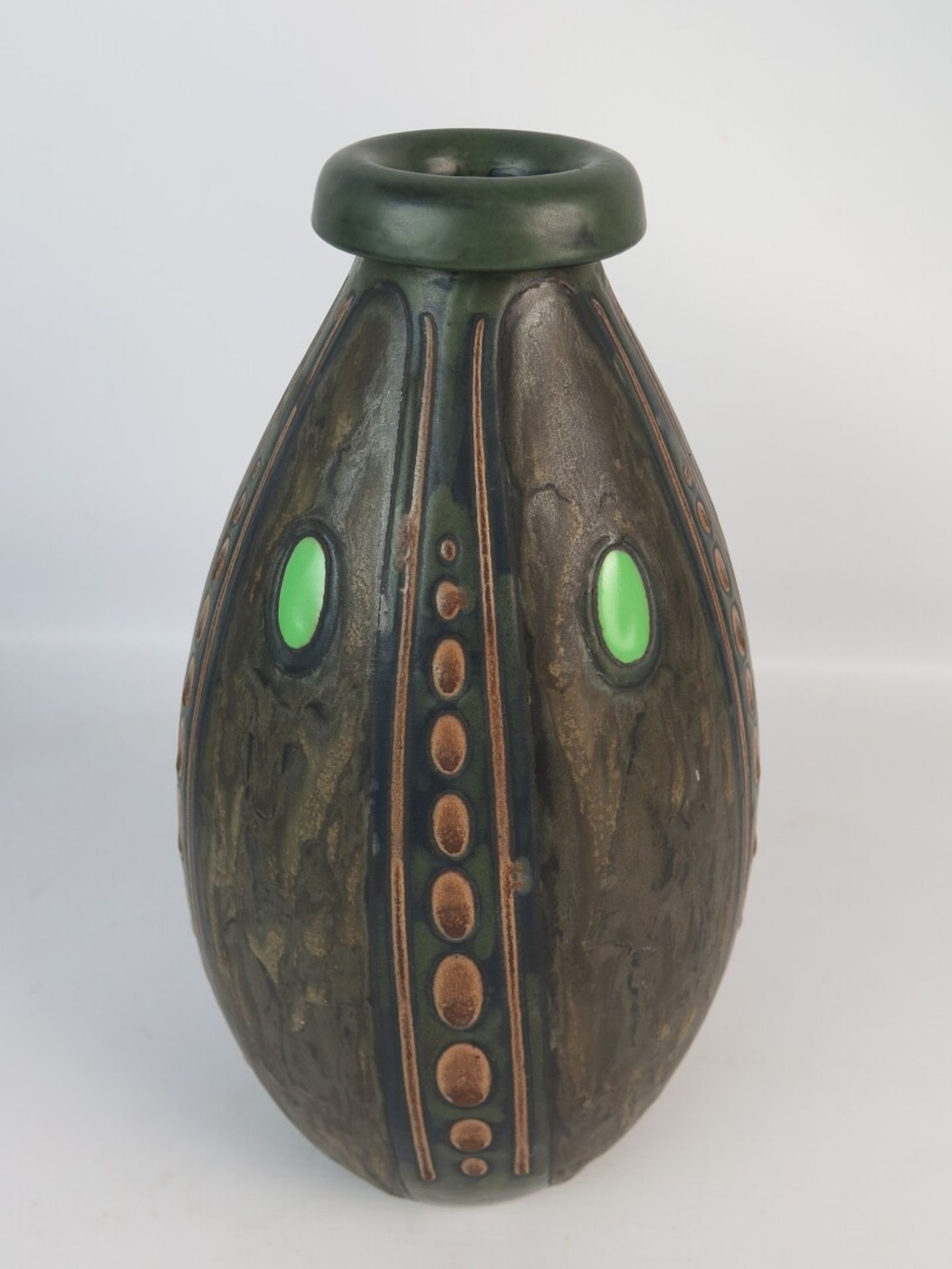 Charles CATTEAU (1880-1966). - Vase en grès polychrome émaillé de forme ovoïde, [...] - Bild 4 aus 6