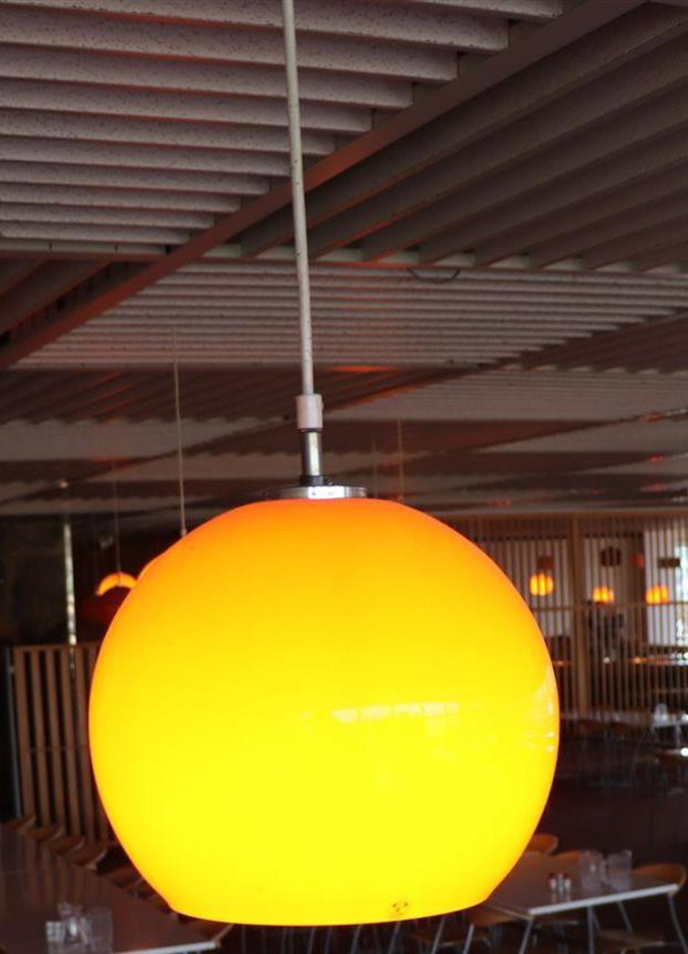 PUTZLER, Germany. - Ensemble de 10 suspensions globe en verre orange. - D_30 cm - - Bild 7 aus 8