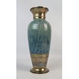 SEVRES, Paul MILET (1870-1950). - Vase en porcelaine à décor moucheté bleu sur [...]
