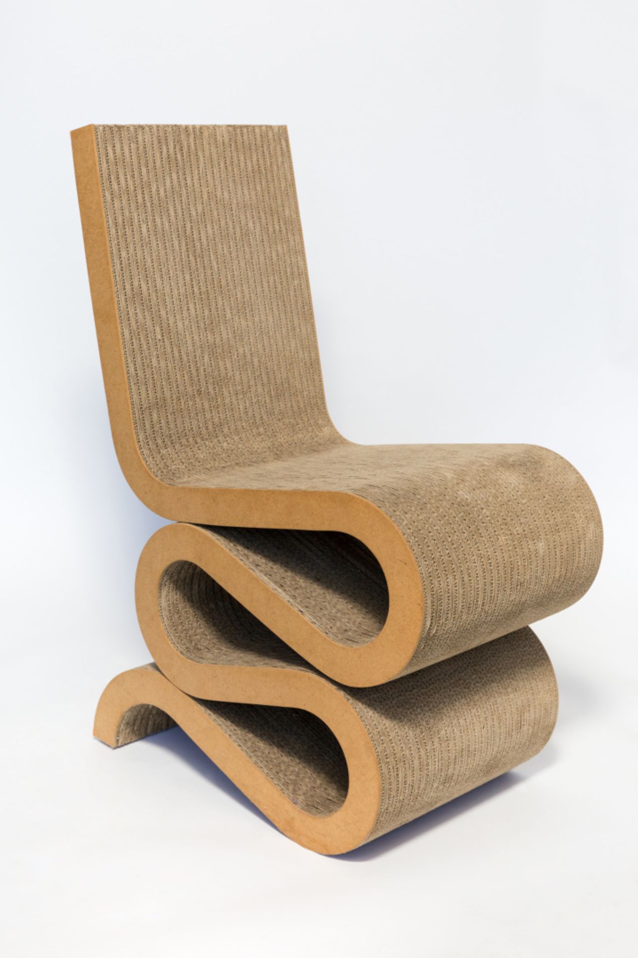 Franck GEHRY (né en 1929). - Paire de chaises "Wiggle Side" - modèle créé en [...] - Bild 5 aus 6