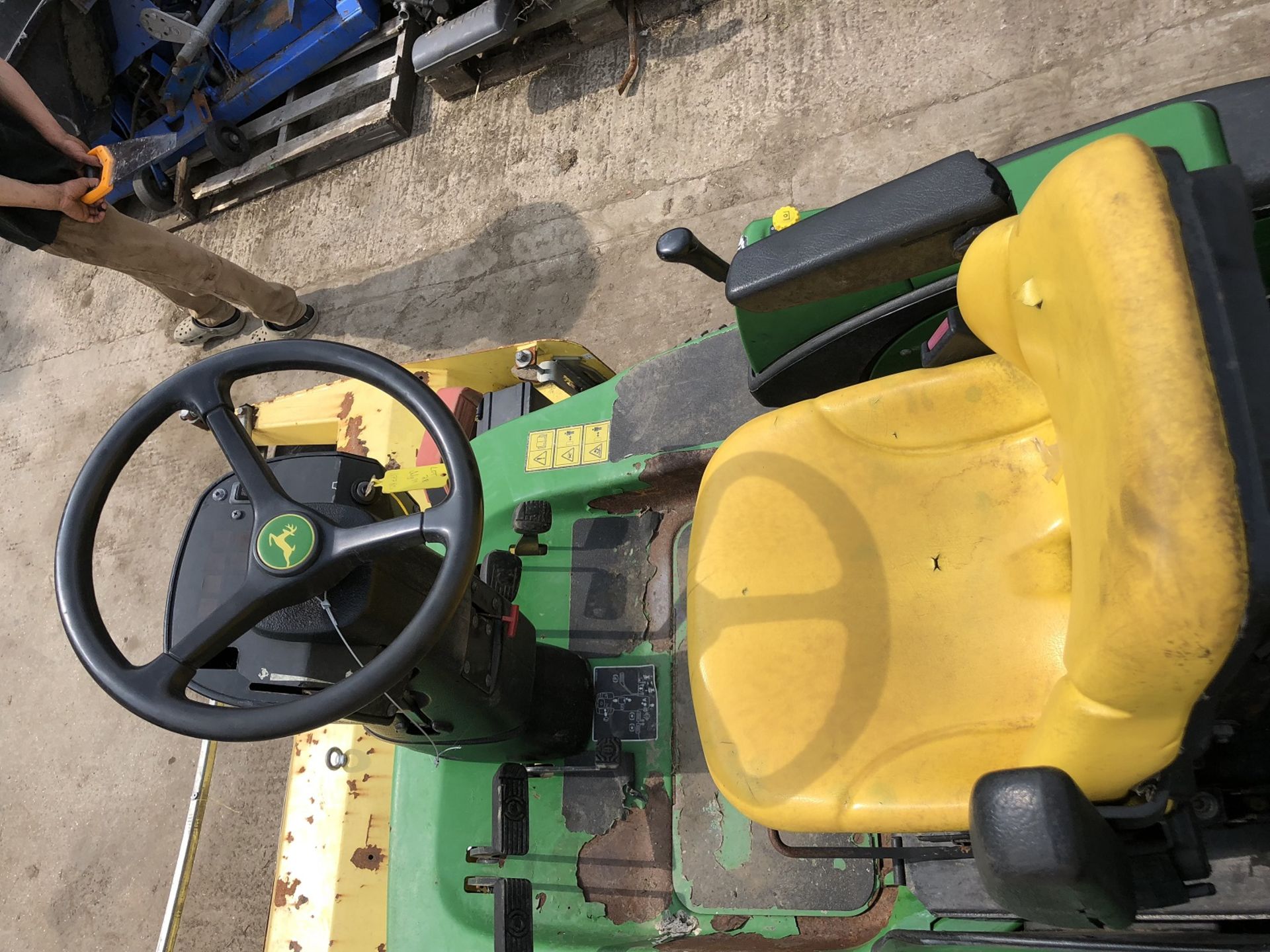 JOHN DEERE 1435 FRONT ROTARY FLAIL MOWER DIESEL ENGINE *PLUS VAT* - Image 8 of 9