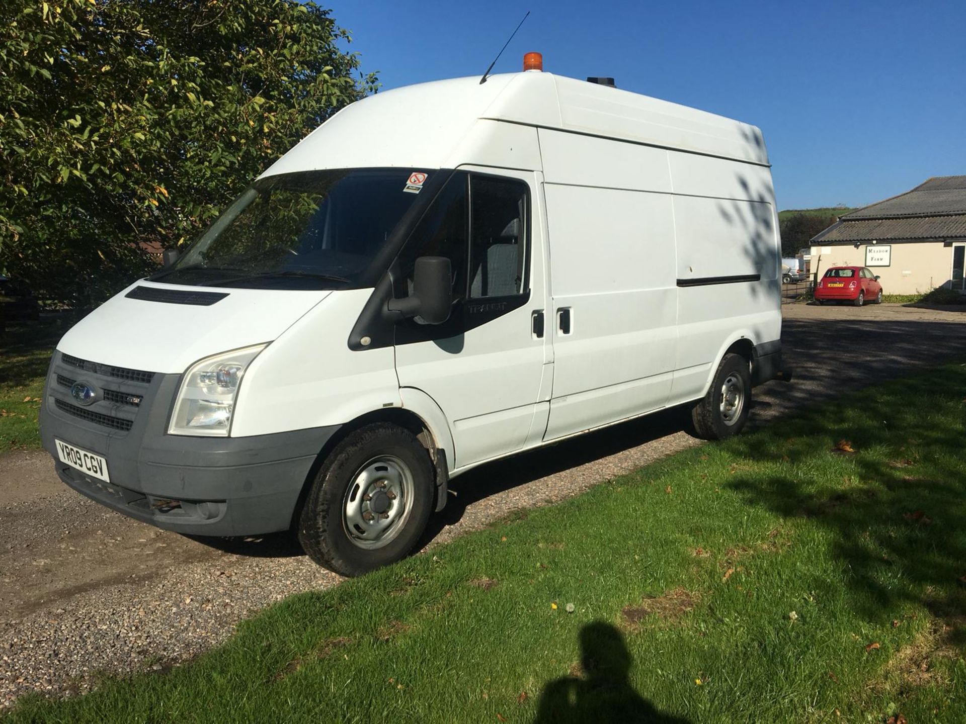 2009/09 REG FORD TRANSIT 100 T350L RWD WHITE DIESEL PANEL VAN, SHOWING 1 FORMER KEEPER *NO VAT* - Image 3 of 14