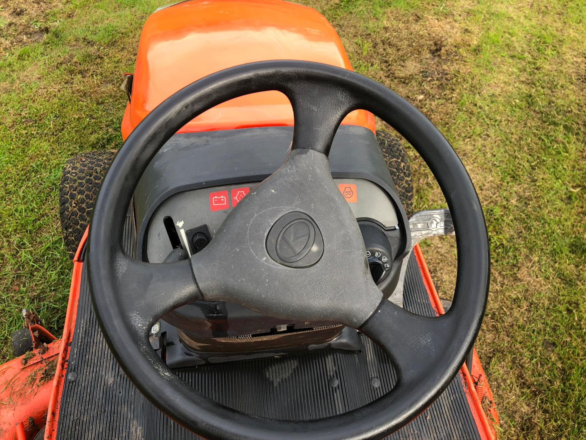 KUBOTA GR2100 DIESEL RIDE ON LAWN MOWER *PLUS VAT* - Image 15 of 18