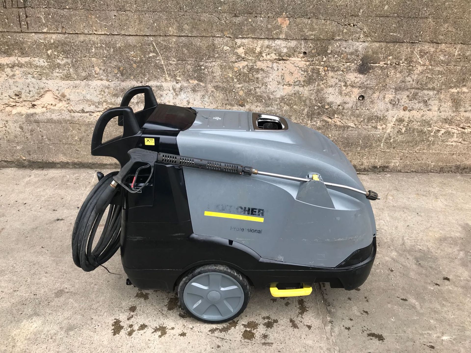 KARCHER PROFESSIONAL STEAM CLEANER C/W LANCE, TYPE PROFESSIONAL, 2013 *PLUS VAT*