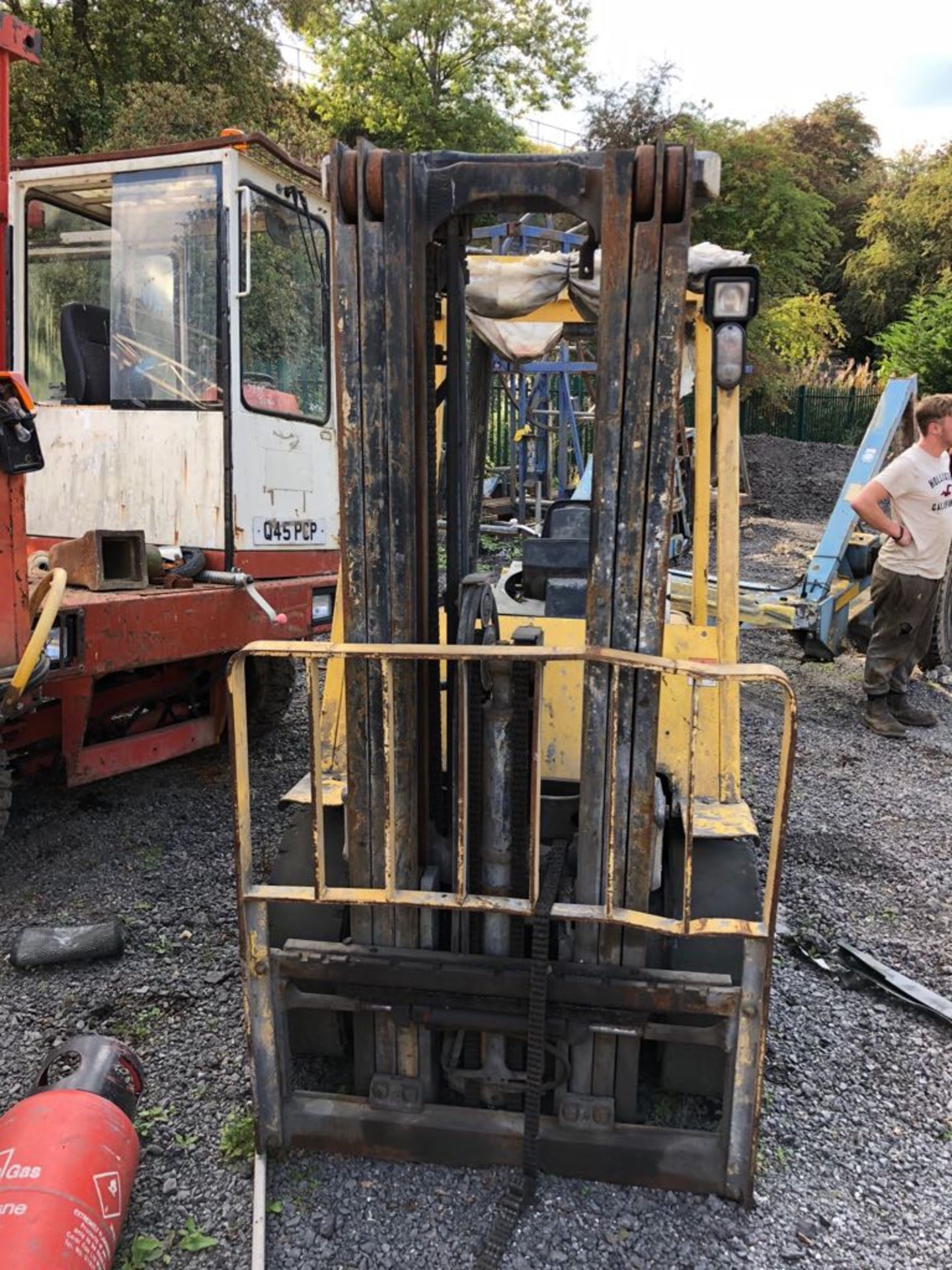 HYSTER 3 TONNE FORKLIFT SELLING AS SPARES / REPAIRS TRIPLE MAST, CONTAINER SPEC *PLUS VAT* - Image 4 of 6