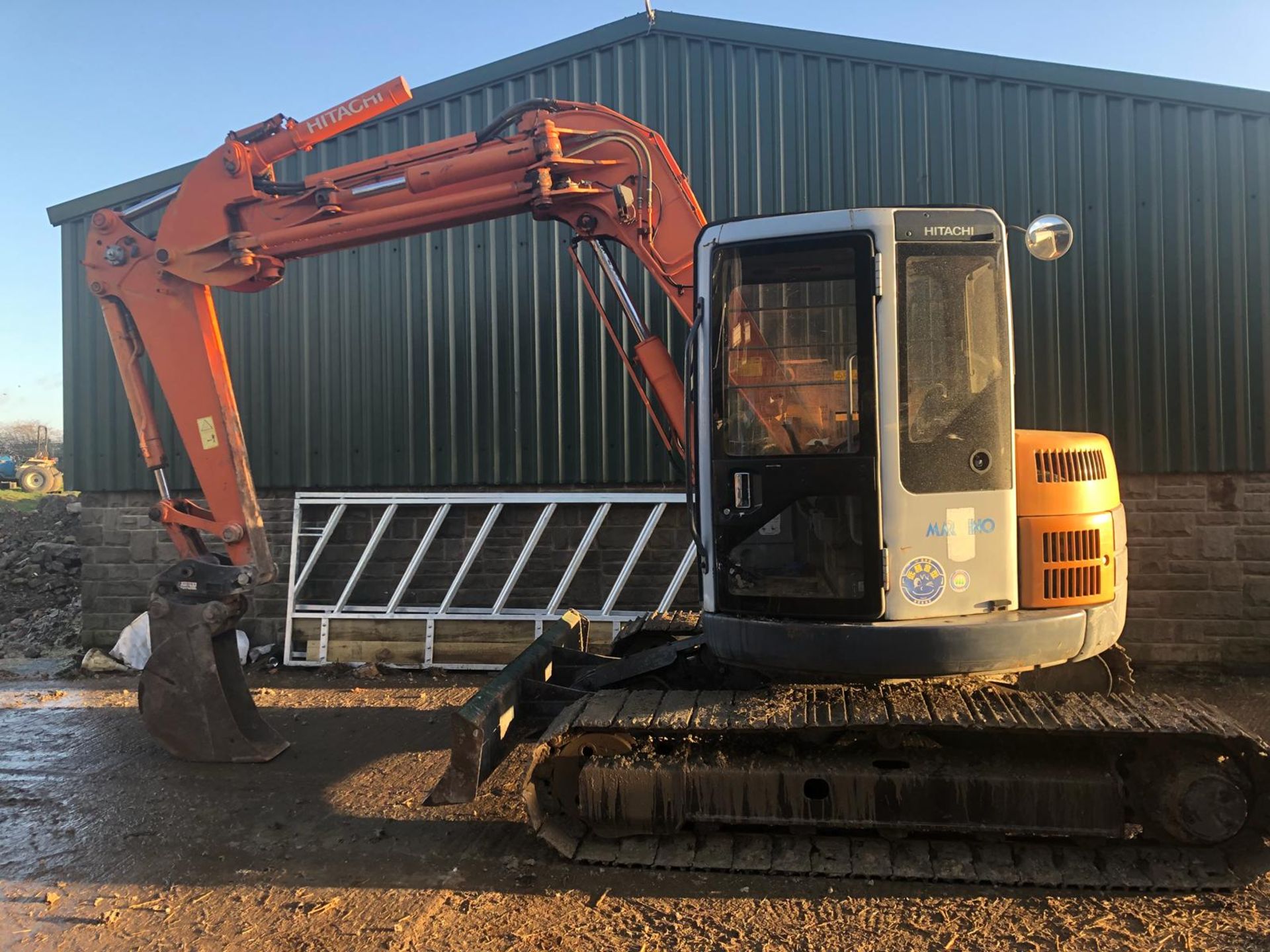 2001 HITACHI EX75 7.6 TONNE STEEL TRACKED EXCAVATOR *PLUS VAT* - Image 7 of 18