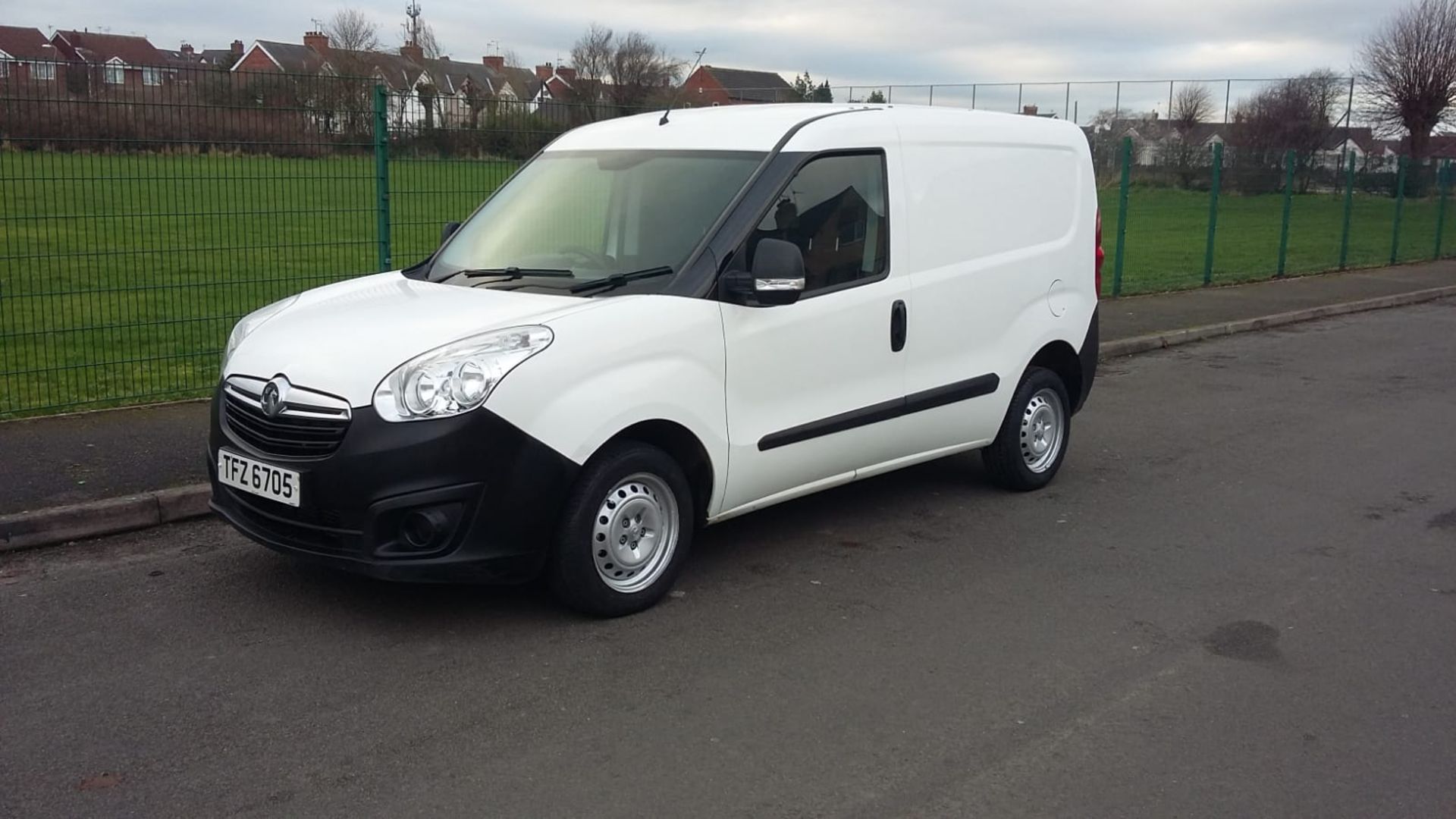 2014 VAUXHALL COMBO 2000 L1H1 CDTI SS E WHITE DIESEL PANEL VAN, SHOWING 0 FORMER KEEPERS *NO VAT*