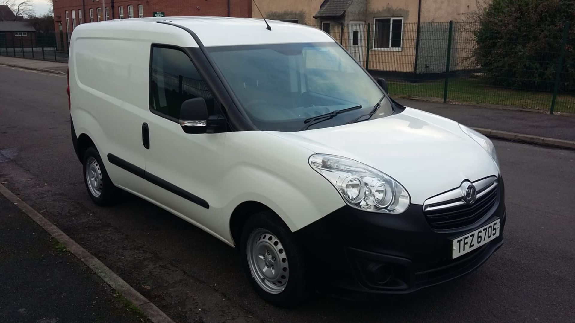 2014 VAUXHALL COMBO 2000 L1H1 CDTI SS E WHITE DIESEL PANEL VAN, SHOWING 0 FORMER KEEPERS *NO VAT* - Image 2 of 7