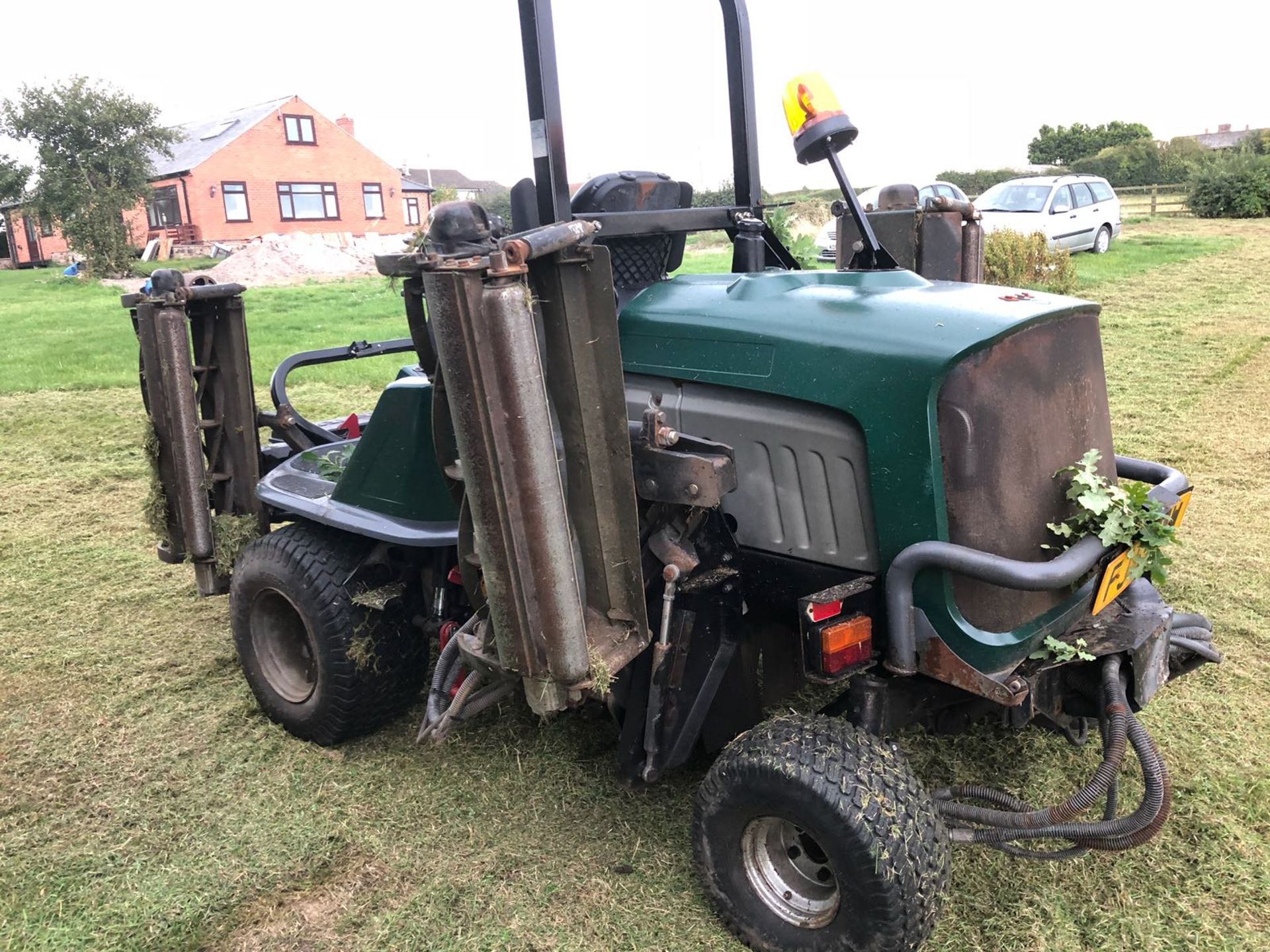 2005/55 REG HAYTER 5 GANG RIDE ON MOWER - Image 10 of 19