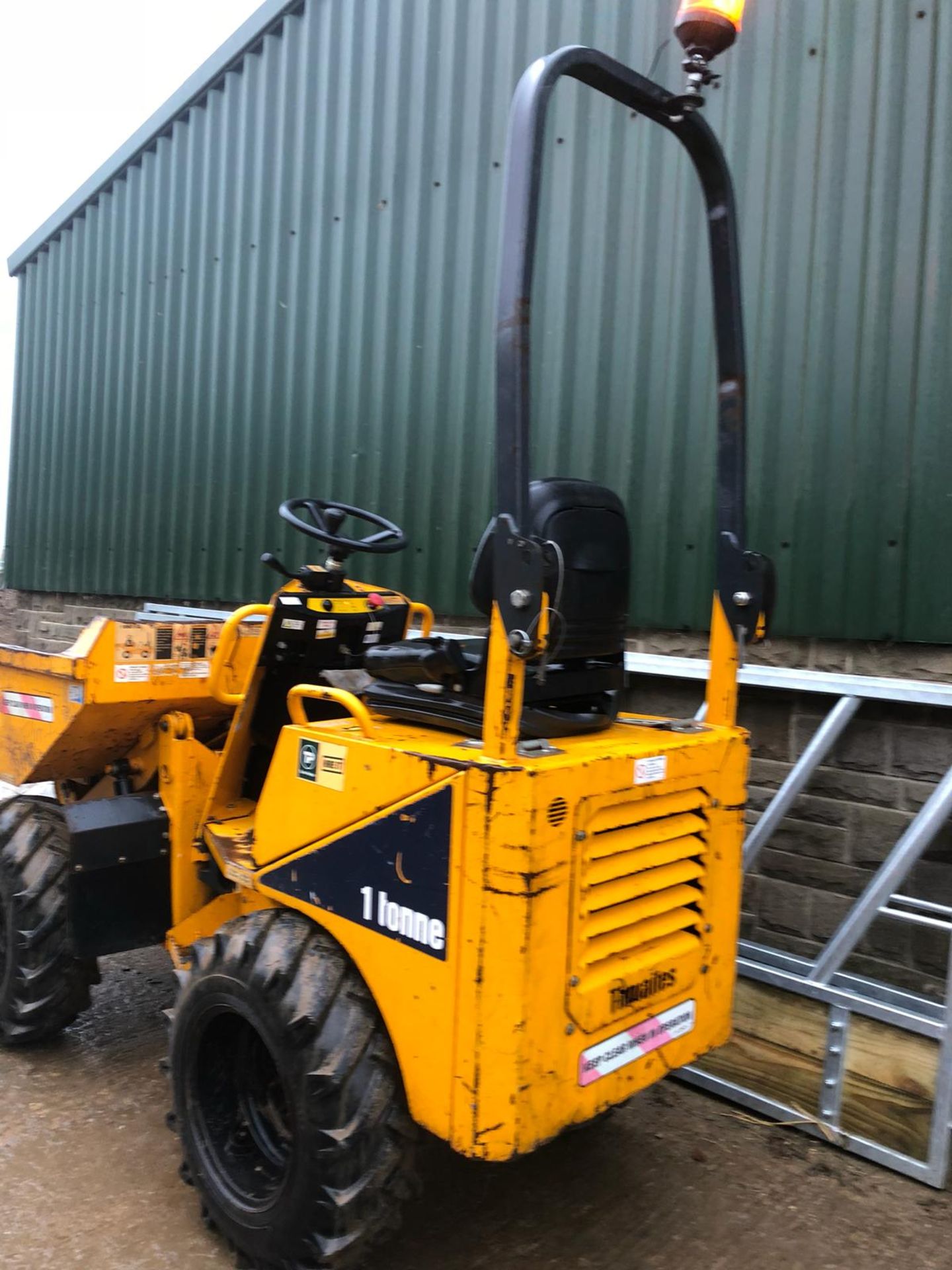 2012 THWAITES 1 TONNE HI-TIP DUMPER WITH FLASHING BEACON *PLUS VAT* - Image 9 of 18