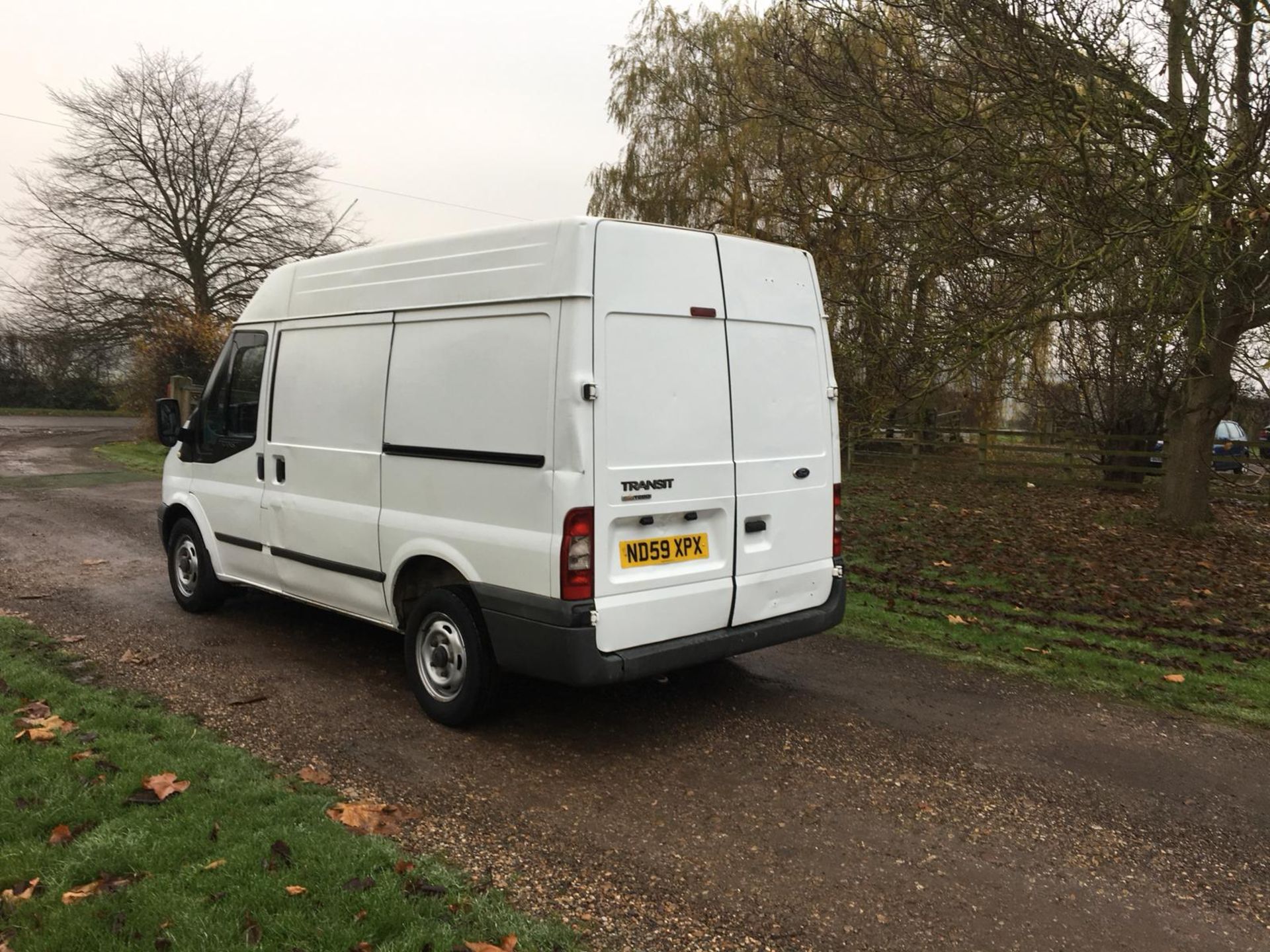 2010/59 REG FORD TRANSIT 85 T280S FWD WHITE DIESEL PANEL VAN *NO VAT* - Image 5 of 13