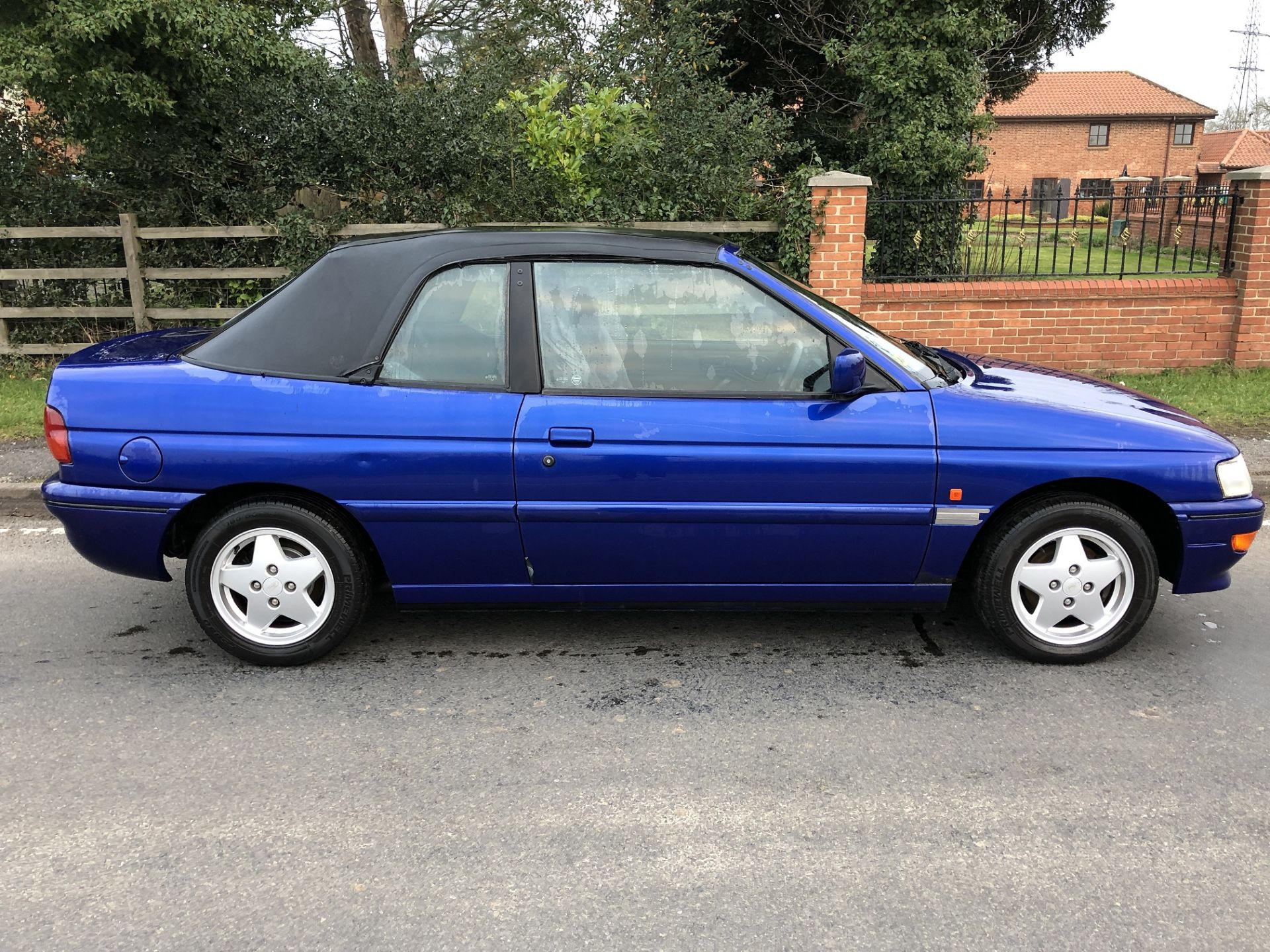 1995/M REG FORD ESCORT SI CABRIOLET BLUE PETROL CONVERTIBLE, SHOWING 1 FORMER KEEPER *NO VAT* - Image 7 of 14