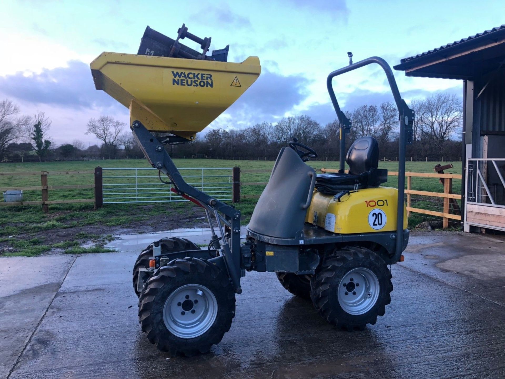 2016 WACKER NEUSON HIGH TIP 1 TONNE DUMPER, MODEL: 1001, 4 WHEEL DRIVE *PLUS VAT*