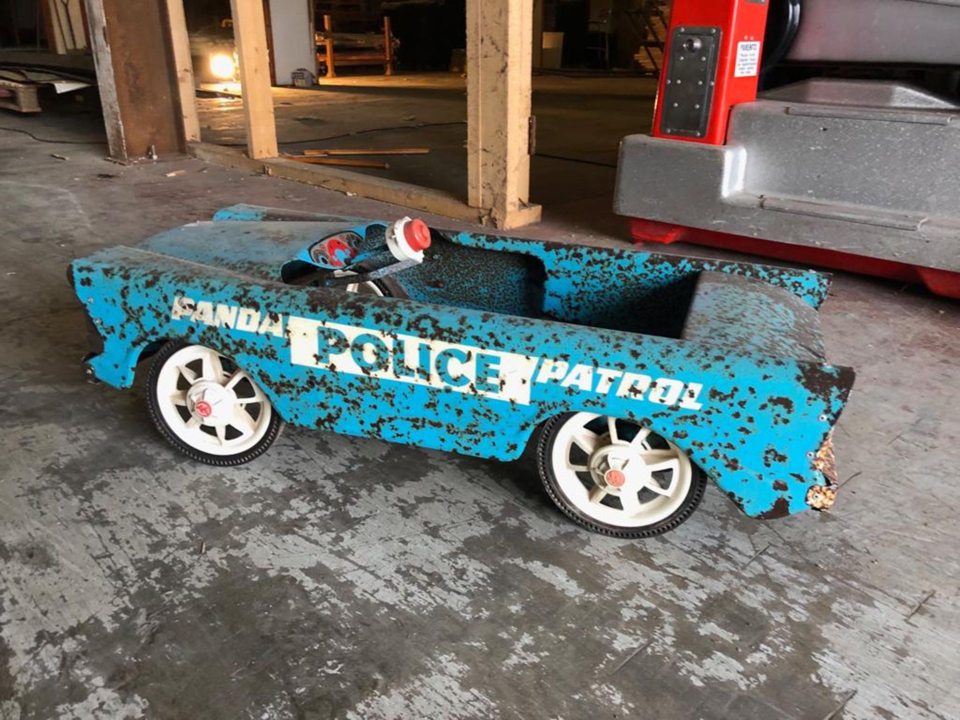 VINTAGE PANDA POLICE PATROL METAL TOY PEDAL CAR *NO VAT* - Image 3 of 4