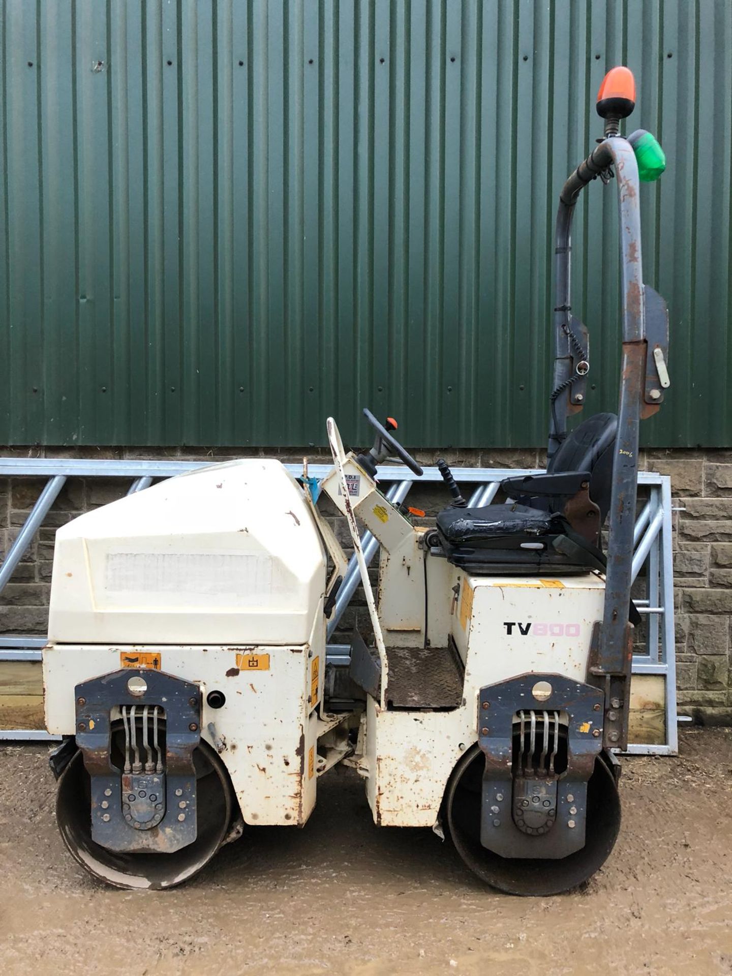 TEREX TV 800 RIDE ON ROLLER, SHOWING - 1250 HOURS (UNVERIFIED) *PLUS VAT* - Image 5 of 11