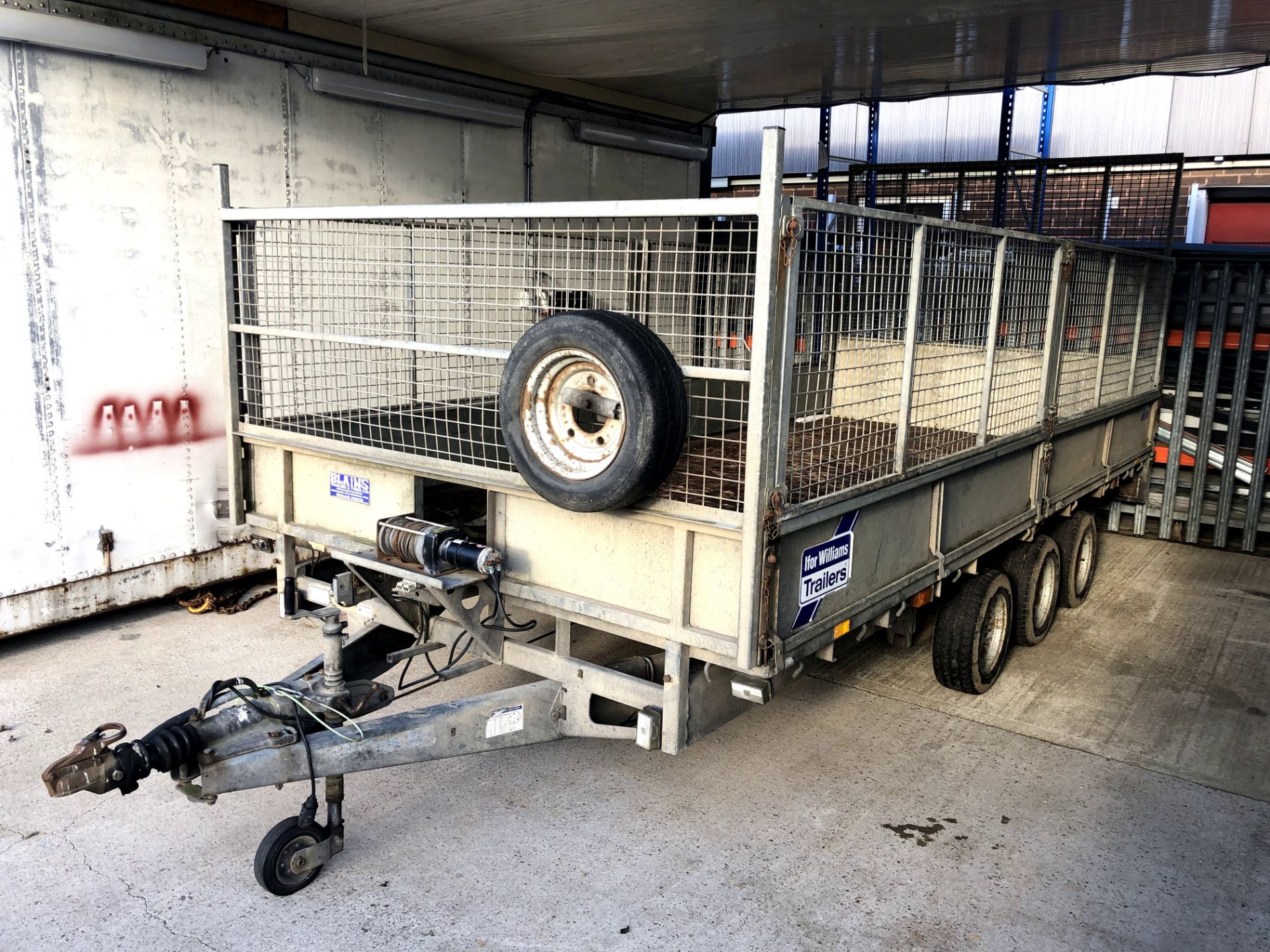 RARE 2005 IFOR WILLIAMS LM167G3 3.5T TRI-AXLE TRAILER ALLOY SIDES, CAGE SIDES AND REAR RAMP - Image 2 of 10