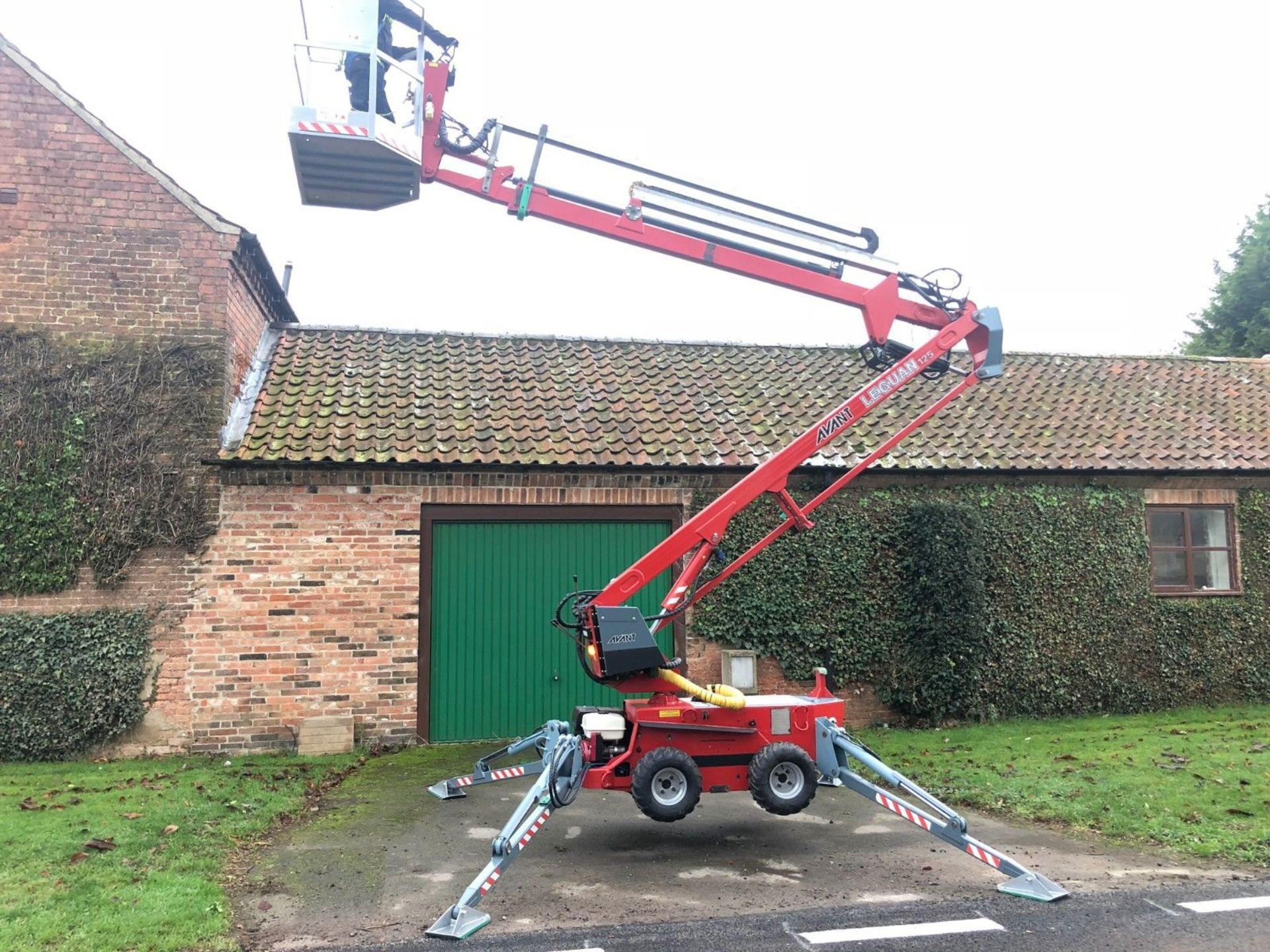 12.5 METRE AVANT LEGUAN CHERRY PICKER, ACCESS PLATFORM, SPIDER LIFT, 4 WHEEL DRIVE *PLUS VAT* - Image 5 of 6