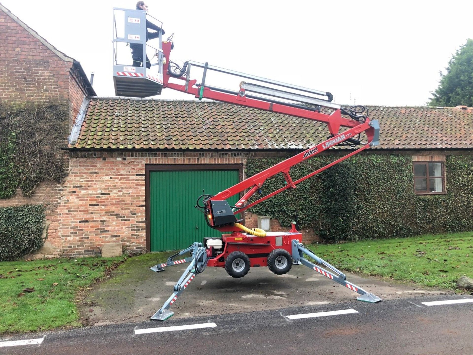 12.5 METRE AVANT LEGUAN CHERRY PICKER, ACCESS PLATFORM, SPIDER LIFT, 4 WHEEL DRIVE *PLUS VAT*