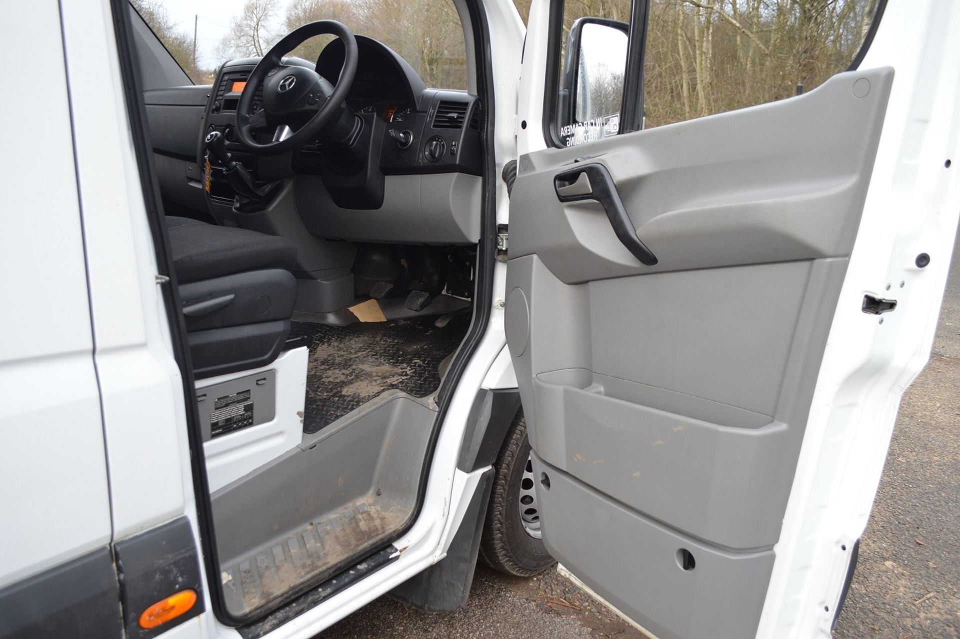 2015/15 REG MERCEDES-BENZ SPRINTER 313 CDI WHITE DIESEL PANEL VAN, SHOWING 1 FORMER KEEPER *NO VAT* - Image 10 of 16