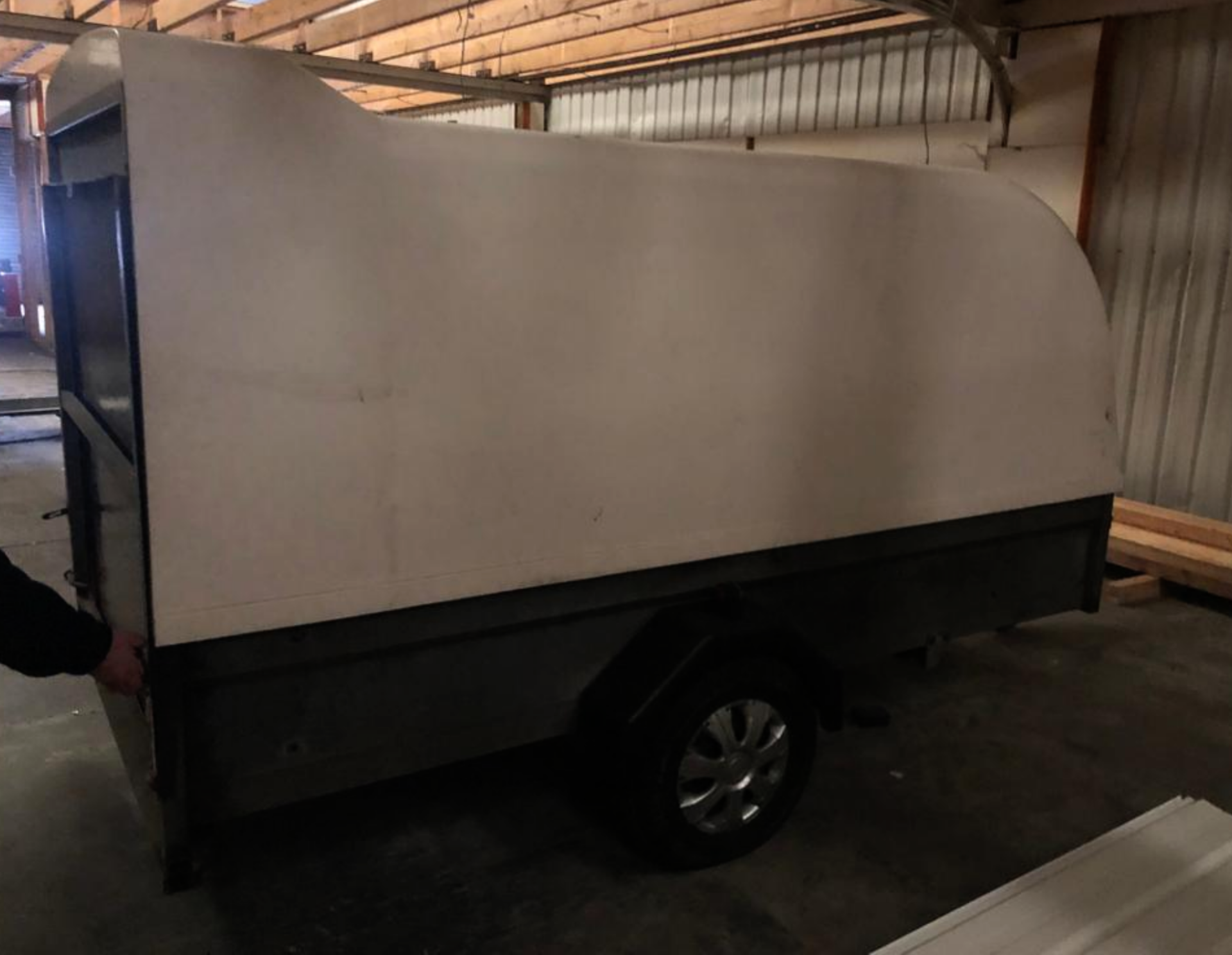 SPECIALIST SINGLE AXLE TOWABLE MOTORBIKE TRANSPORT COVERED TRAILER RAMP *PLUS VAT* - £1500 RESERVE! - Image 4 of 8
