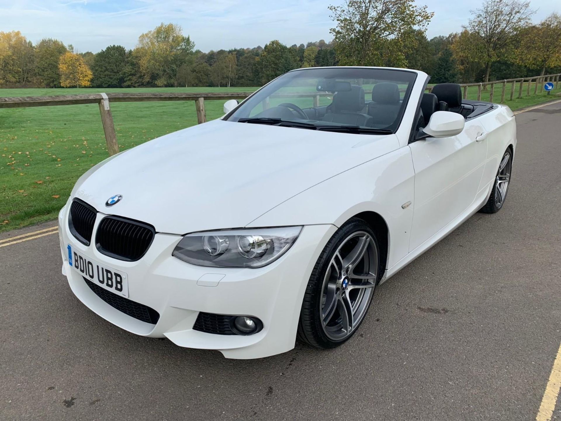 2010/10 REG BMW 320I M SPORT WHITE PETROL CONVERTIBLE - FULL SERVICE HISTORY - LOW MILES *NO VAT* - Image 3 of 12