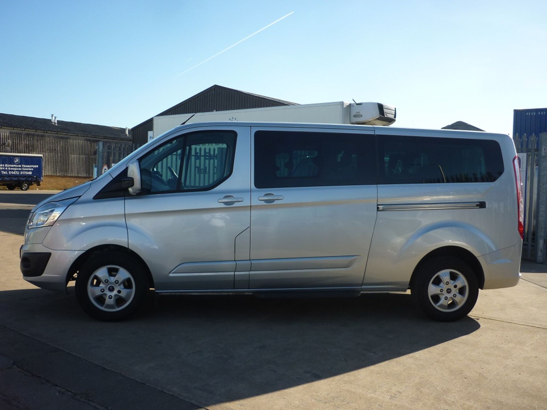2015/15 REG FORD TOURNEO CUSTOM 300 LIMITED EDITION SILVER DIESEL MPV, SHOWING 0 FORMER KEEPERS - Image 2 of 8