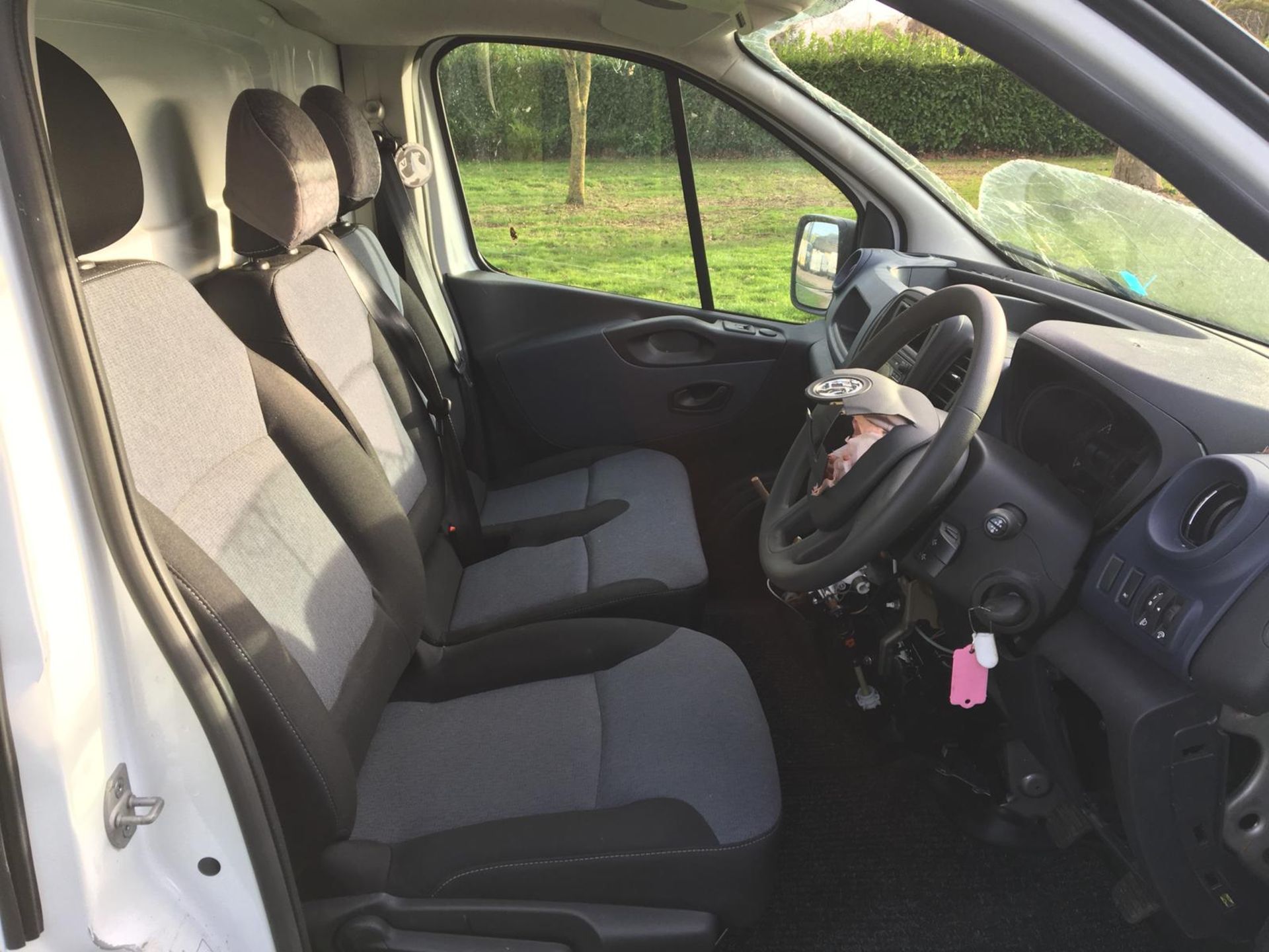 2018/18 REG VAUXHALL VIVARO 2700 CDTI WHITE DIESEL PANEL VAN, SHOWING 0 FORMER KEEPERS *NO VAT* - Image 10 of 13