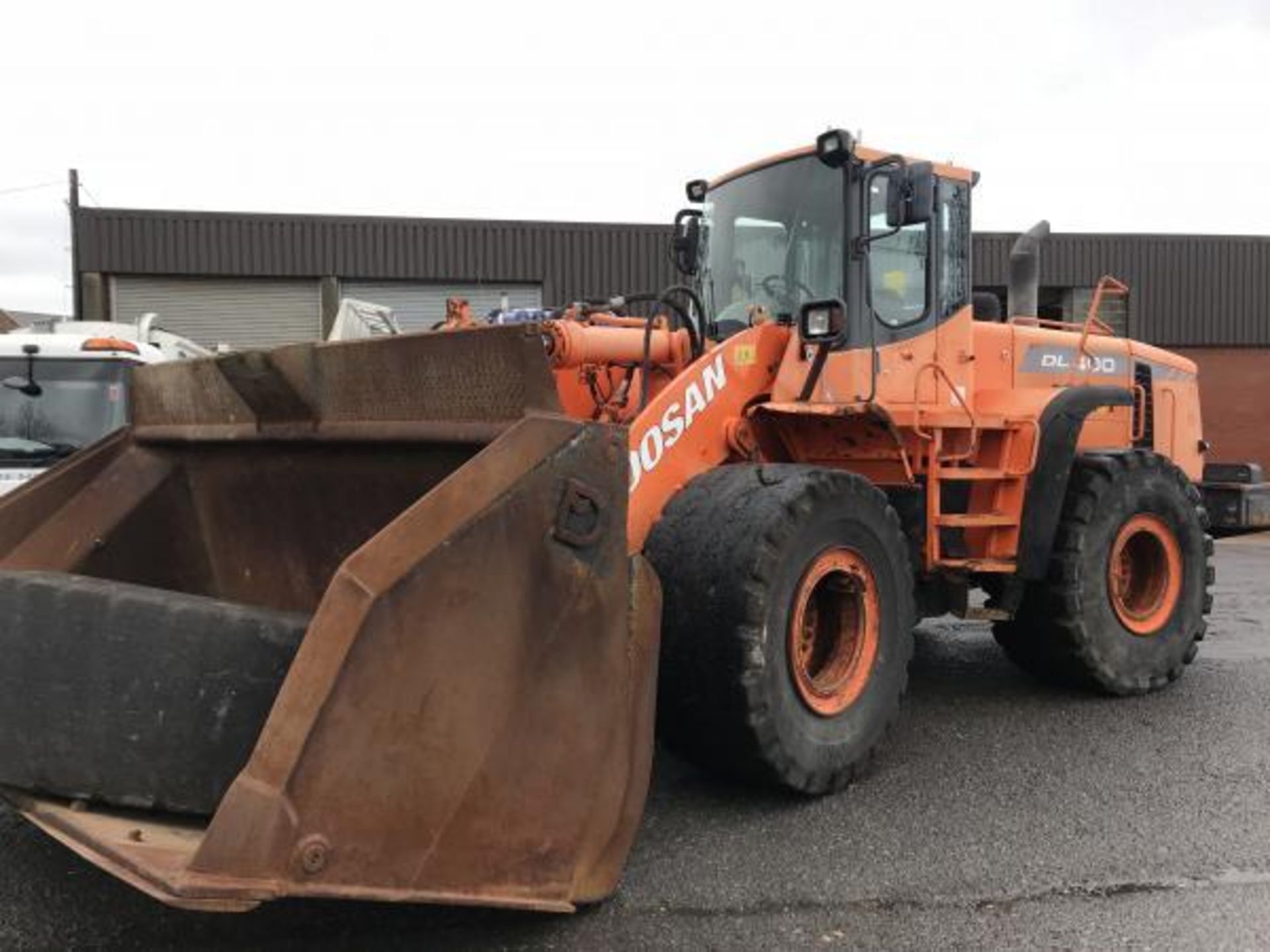 2010 DOOSAN DL400 LOADING SHOVEL 4 IN 1 BUCKET GOOD WORKING ORDER STRAIGHT FROM 1 COMPANY *PLUS VAT*