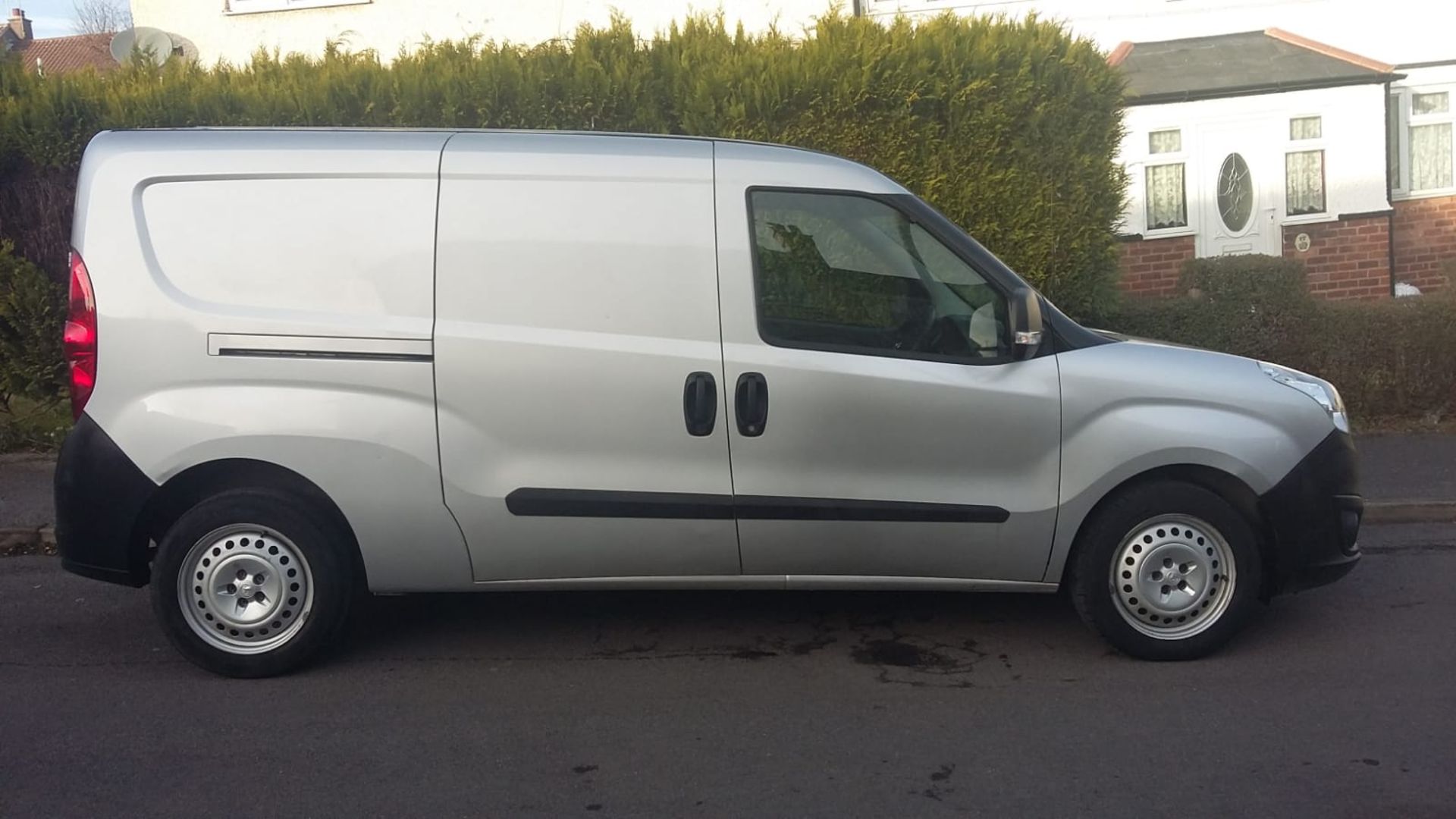 2013/13 REG VAUXHALL COMBO 2300 L2H1 CDTI SILVER DIESEL PANEL VAN, SHOWING 0 FORMER KEEPERS *NO VAT* - Image 6 of 11