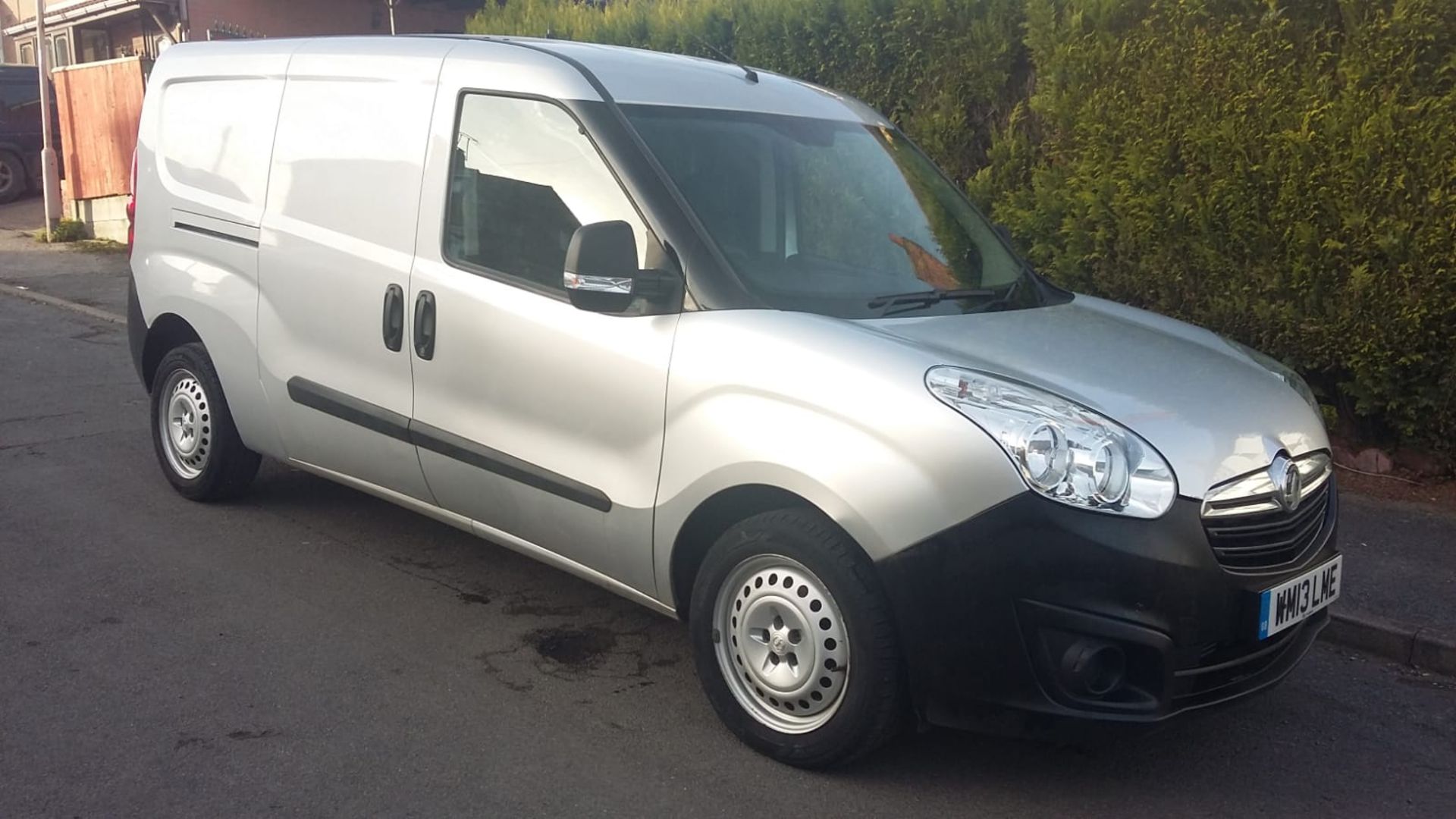 2013/13 REG VAUXHALL COMBO 2300 L2H1 CDTI SILVER DIESEL PANEL VAN, SHOWING 0 FORMER KEEPERS *NO VAT*