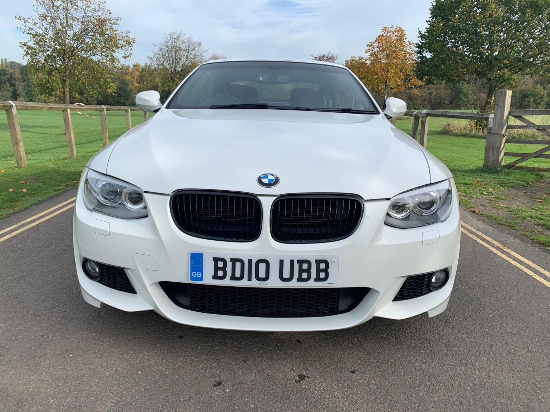 2010/10 REG BMW 320I M SPORT WHITE PETROL CONVERTIBLE - FULL SERVICE HISTORY - LOW MILES *NO VAT* - Image 2 of 12