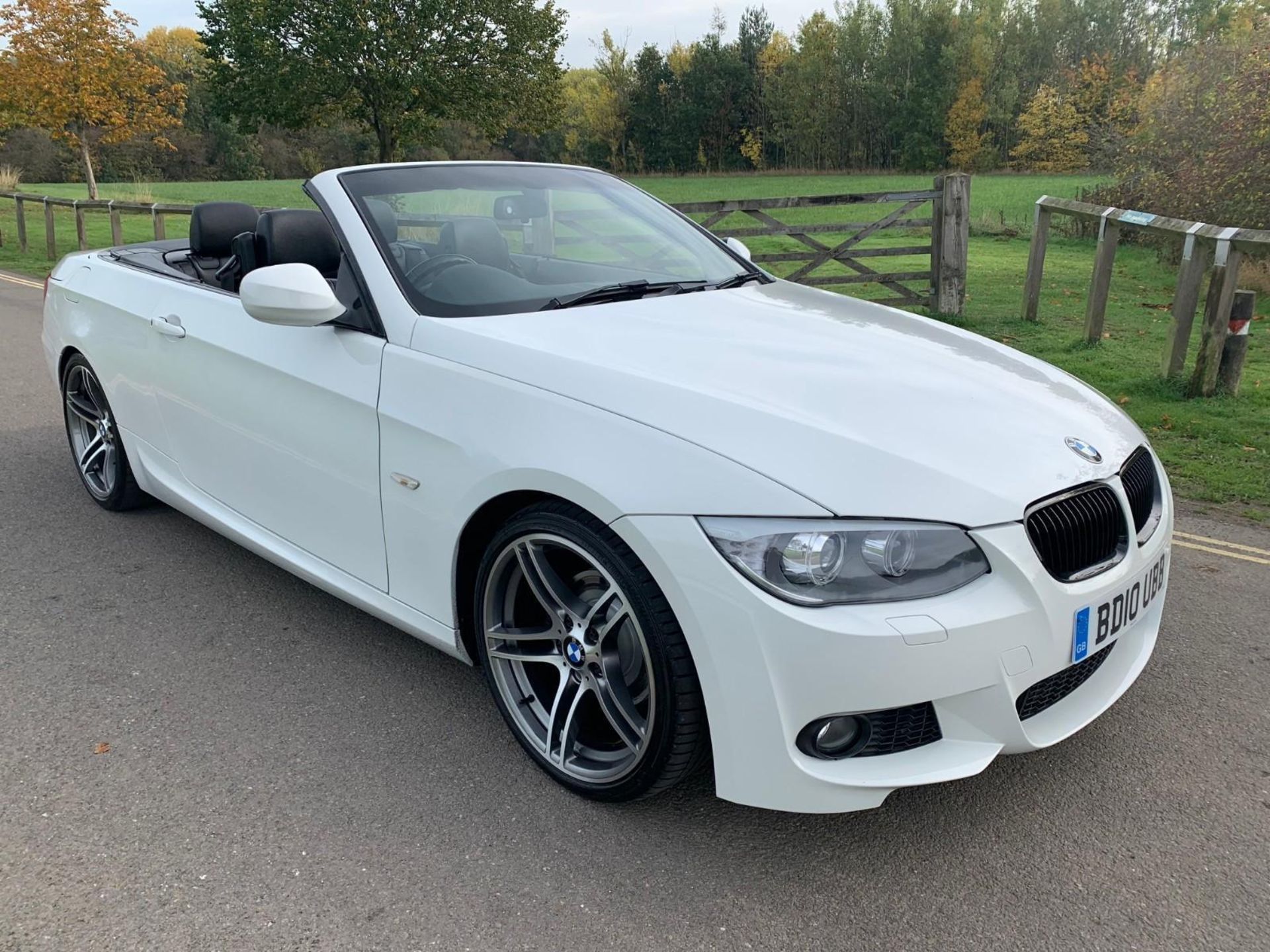 2010/10 REG BMW 320I M SPORT WHITE PETROL CONVERTIBLE - FULL SERVICE HISTORY - LOW MILES *NO VAT*