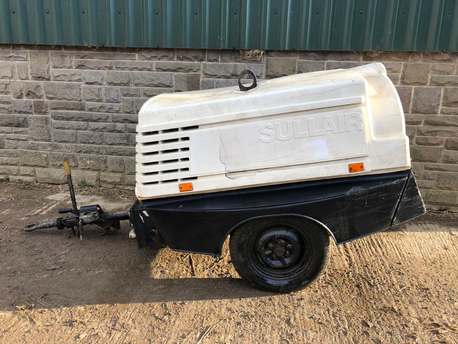 2009 SULLAIR SINGLE AXLE TOW ABLE WHITE/BLUE COMPRESSOR AND ELECTRICS *PLUS VAT* - Image 4 of 9