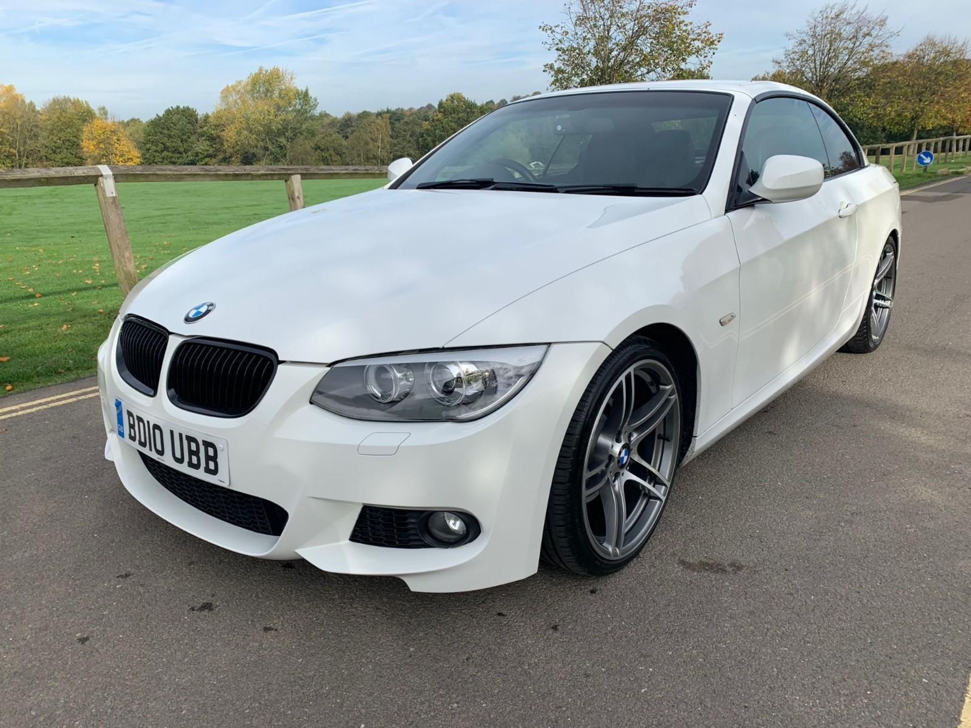 2010/10 REG BMW 320I M SPORT WHITE PETROL CONVERTIBLE - FULL SERVICE HISTORY - LOW MILES *NO VAT* - Image 9 of 12