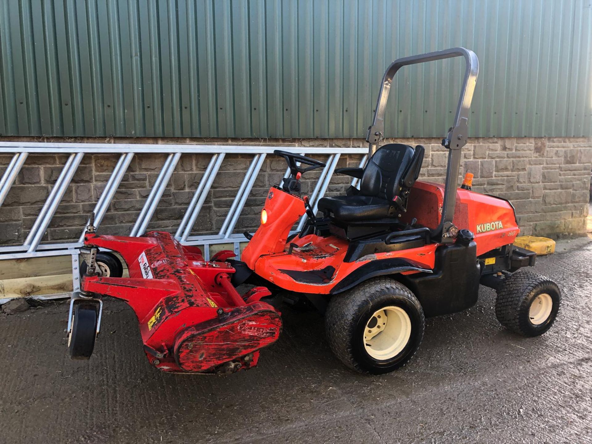 2008/08 REG KUBOTA F3680 EC ORANGE RIDE ON DIESEL LAWN MOWER *PLUS VAT*