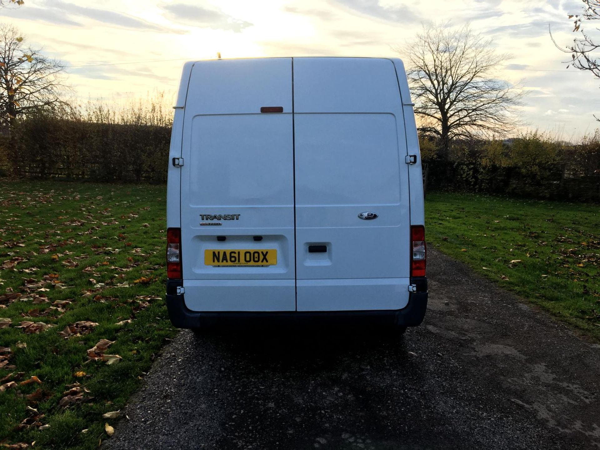 2011/61 REG FORD TRANSIT 85 T280S DOUBLE CAB FWB 6 SEATS WHITE DIESEL VAN WITH WINDOWS *NO VAT* - Image 5 of 14